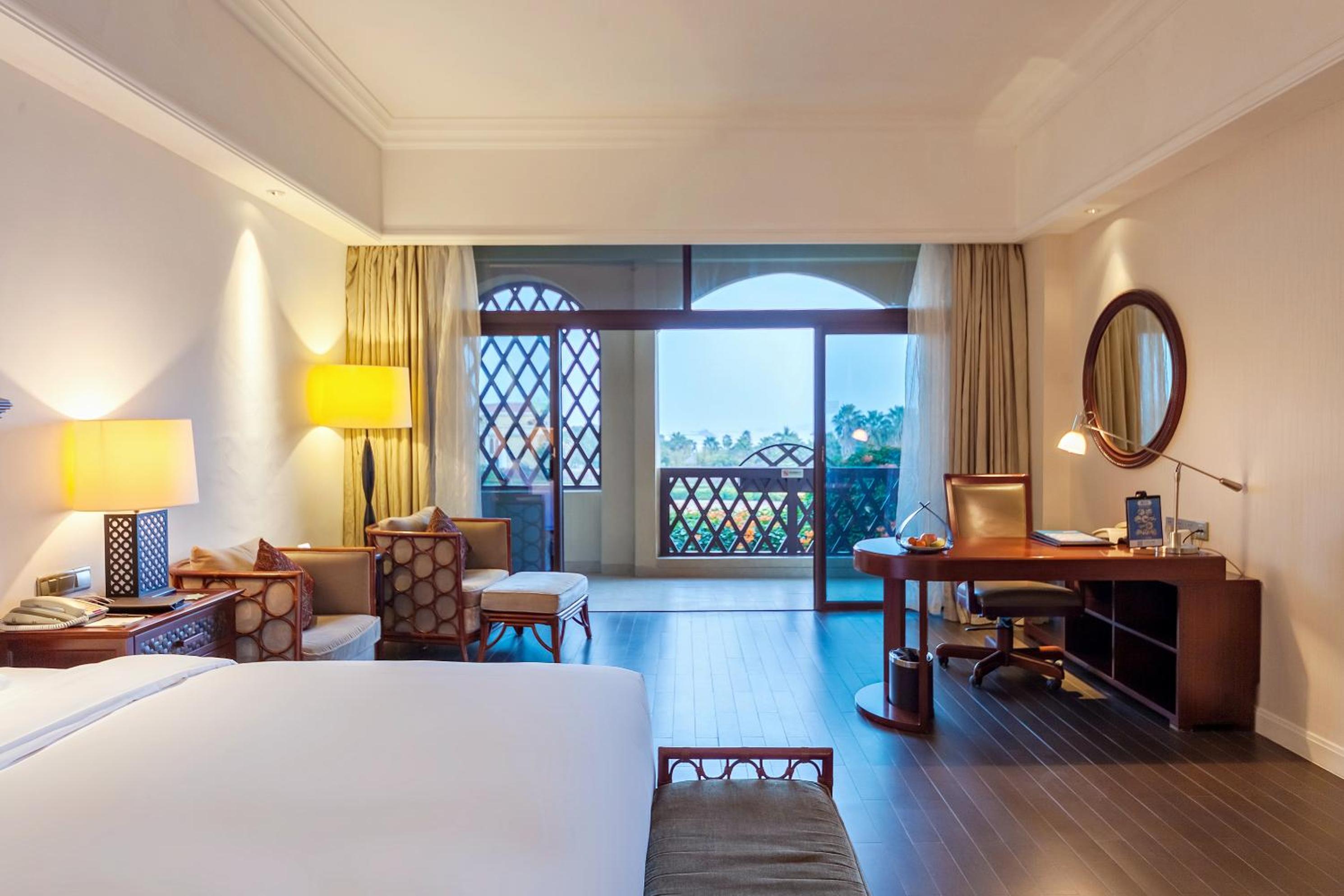 Deluxe Garden View Balcony King Room