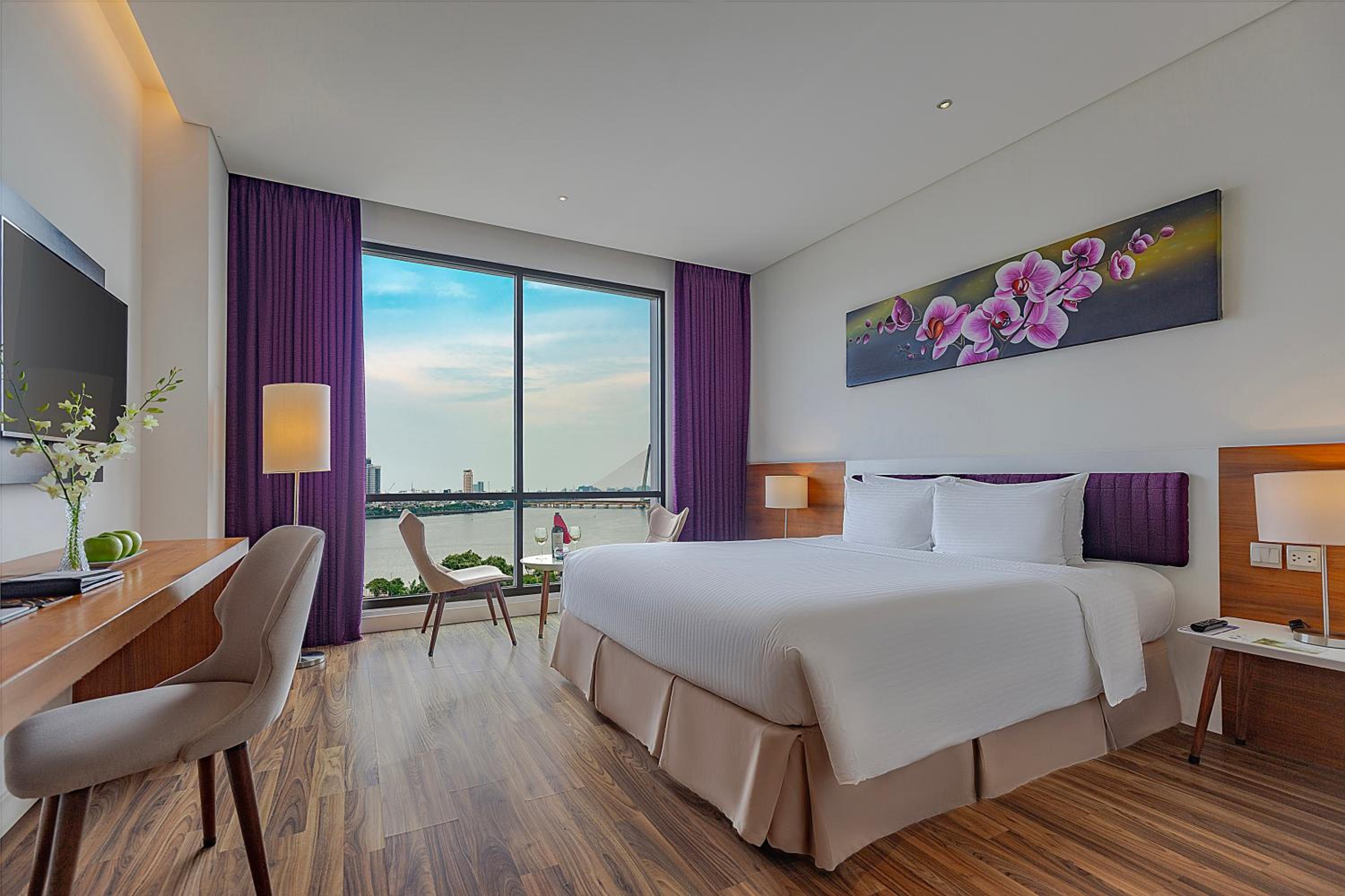 Deluxe Double Room with River View photo 2