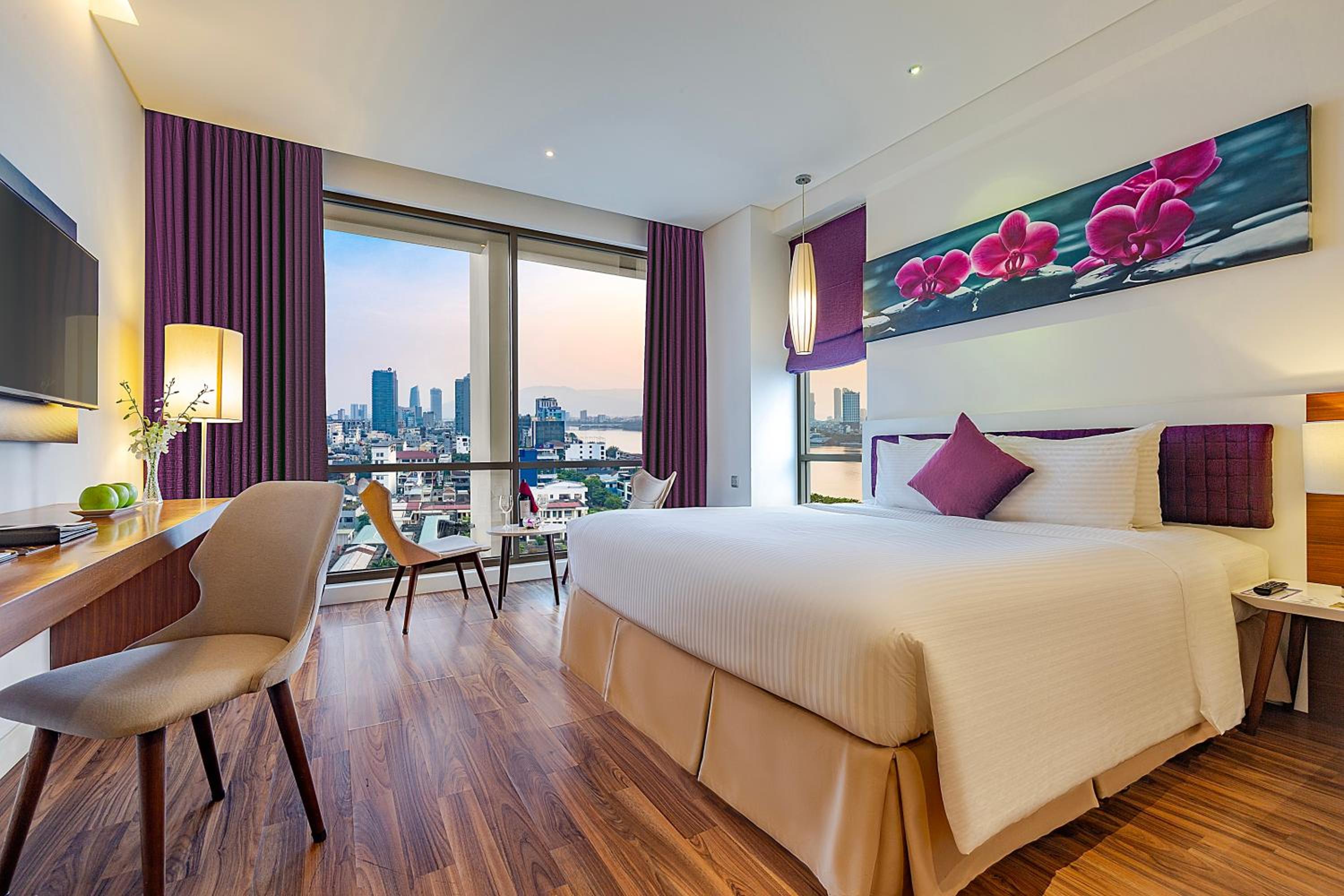 Deluxe Double Room with River View photo 3