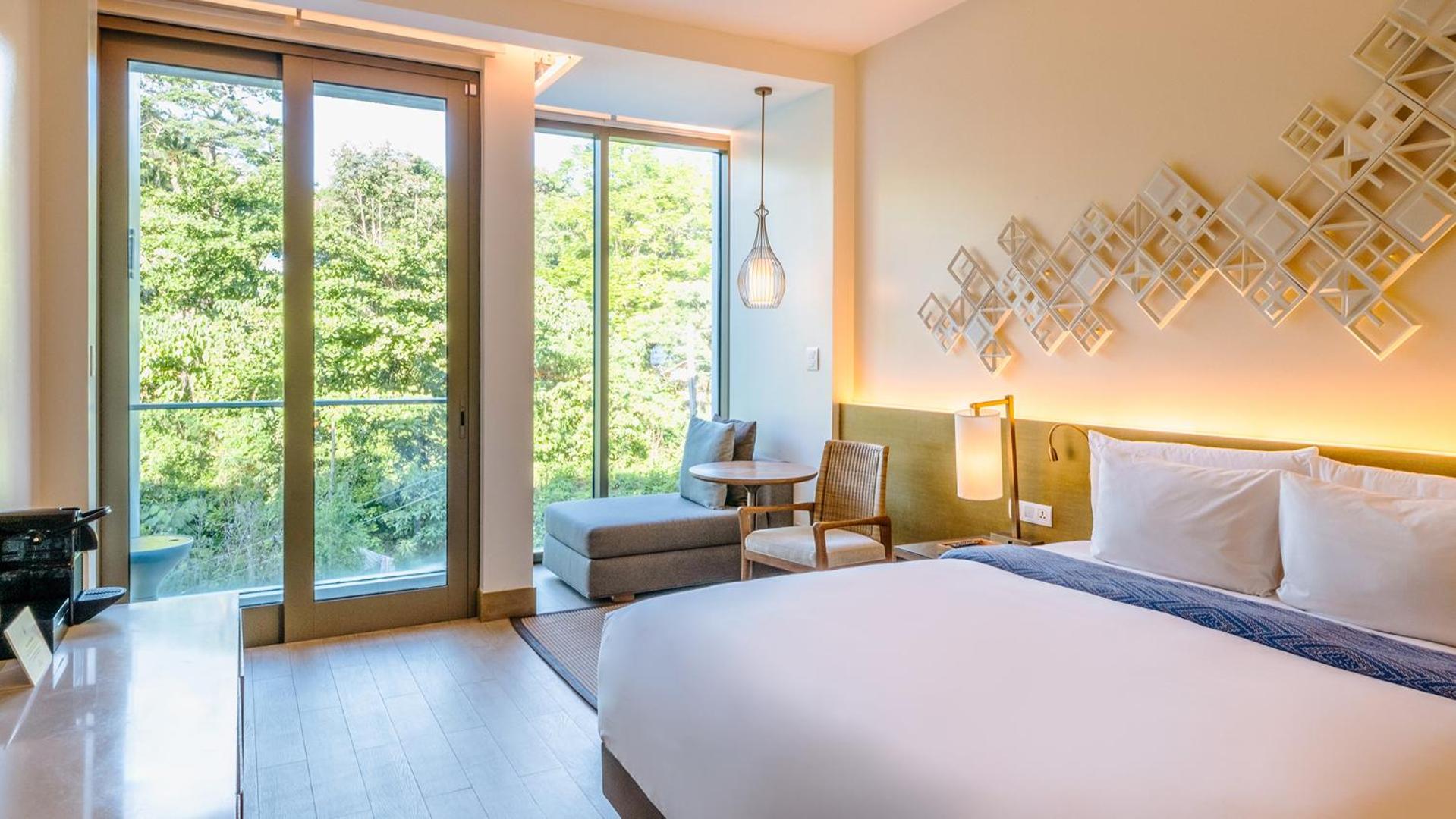 Deluxe Hillview
Tradução: Vista para a Montanha de Luxo
