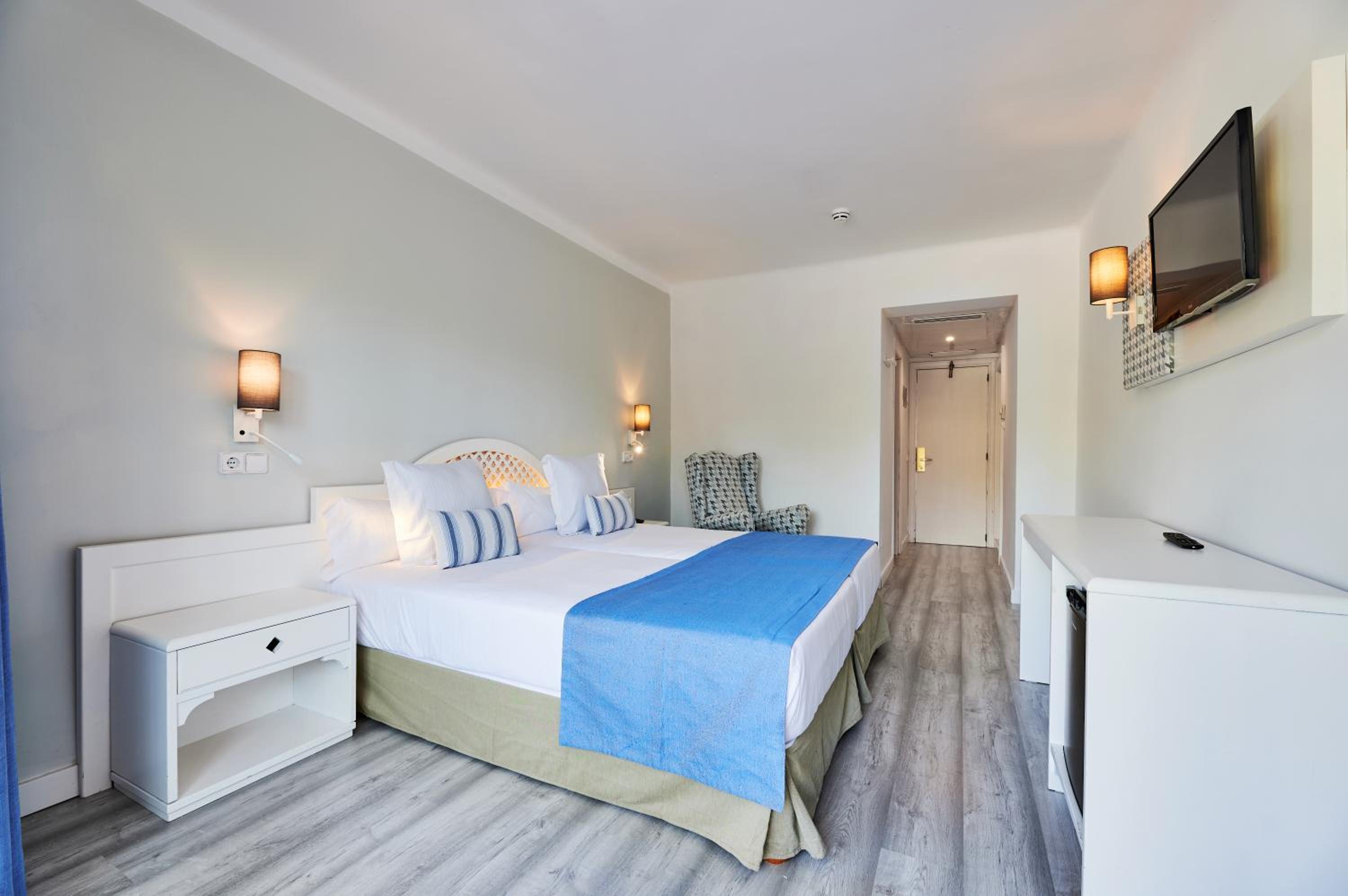 Double or Twin Room with Pool View
