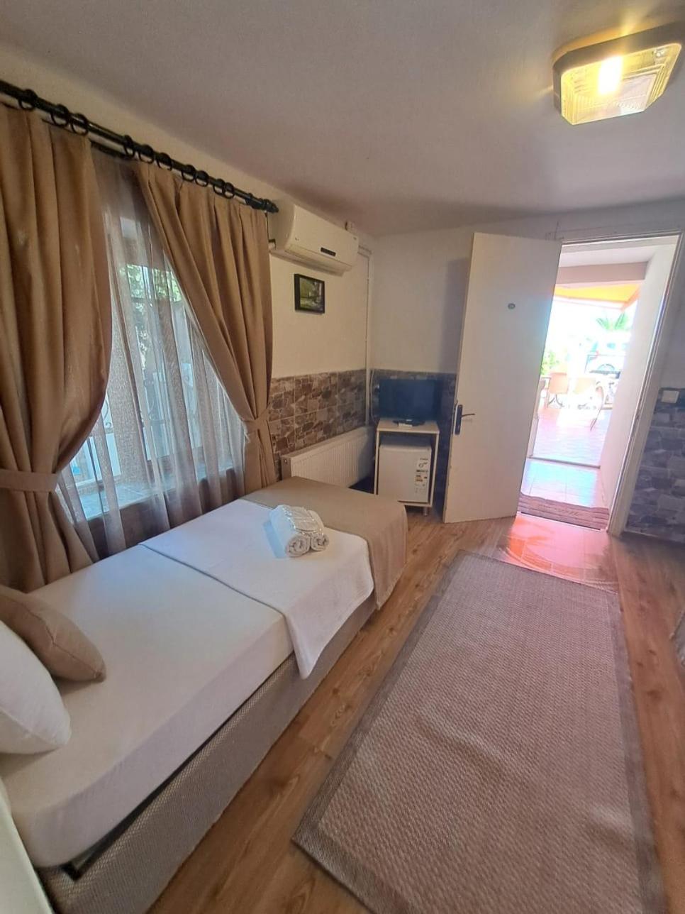 Economy Twin Room