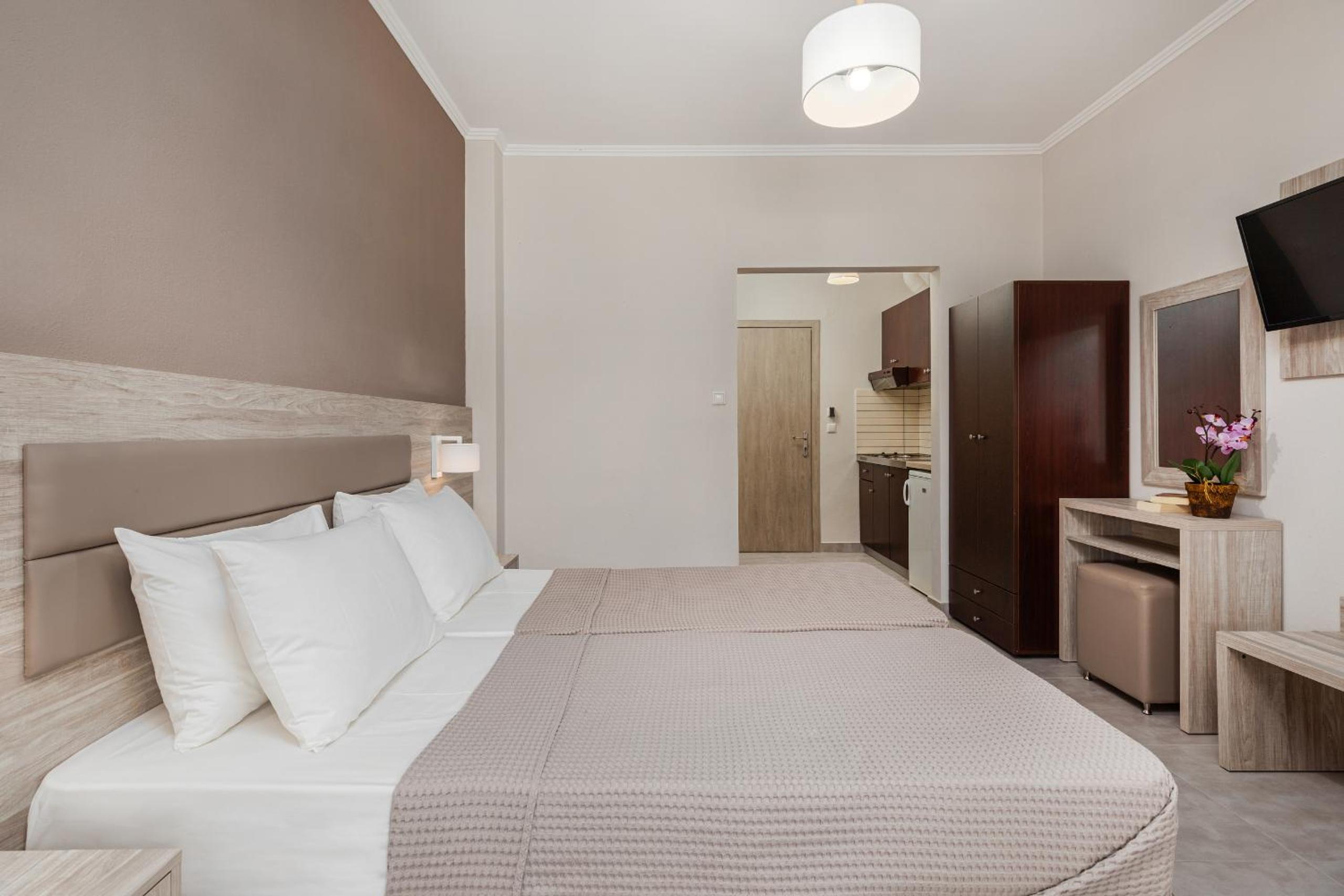 Economy Double Room photo 2