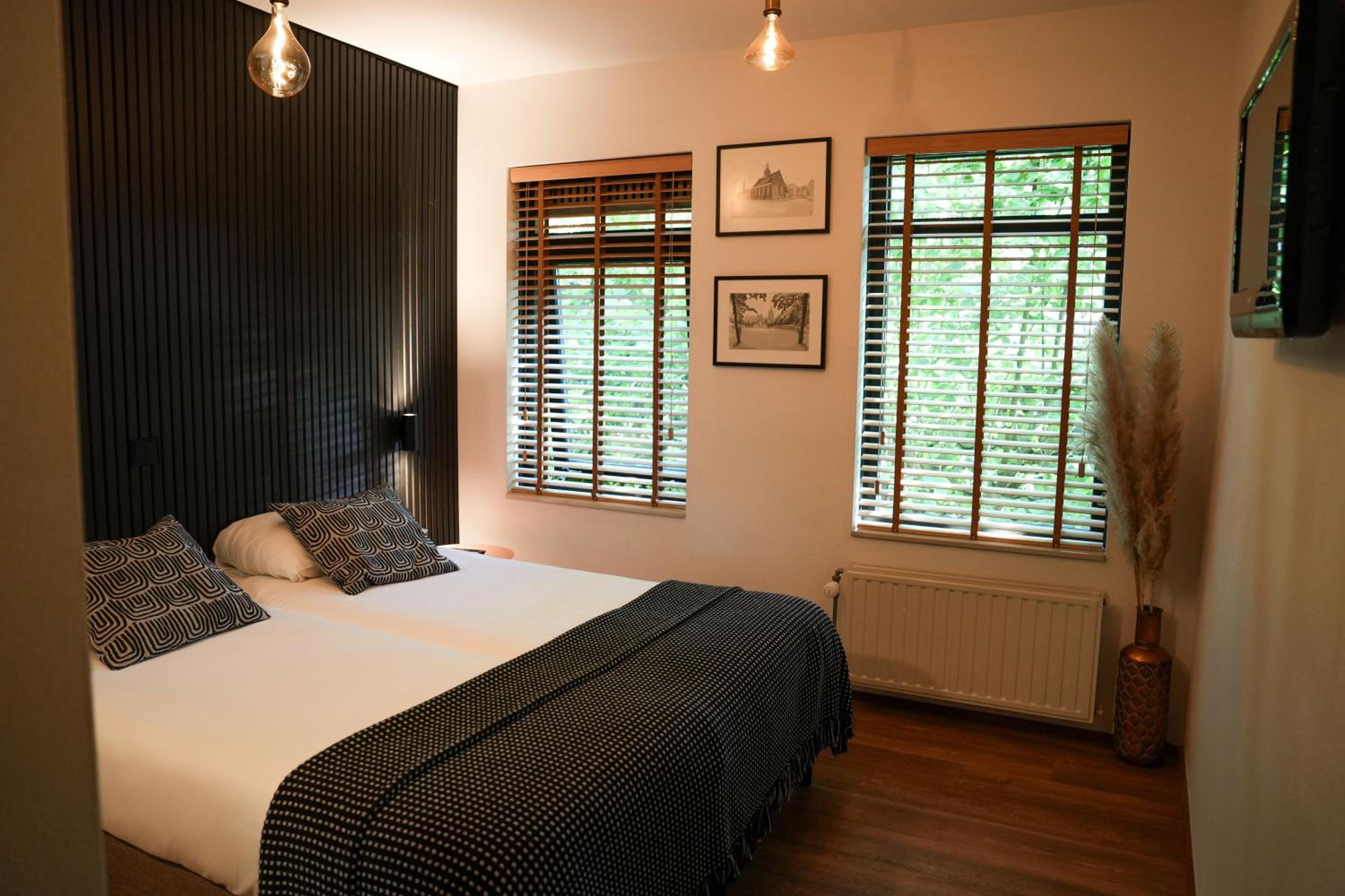 Standard Twin Room - Photo 2