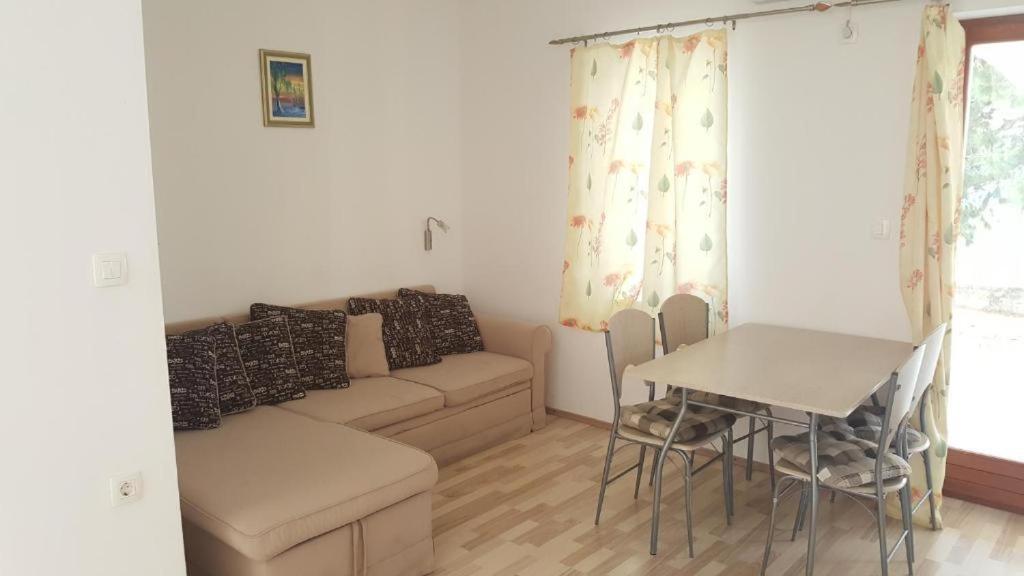 Apartment - Photo 11