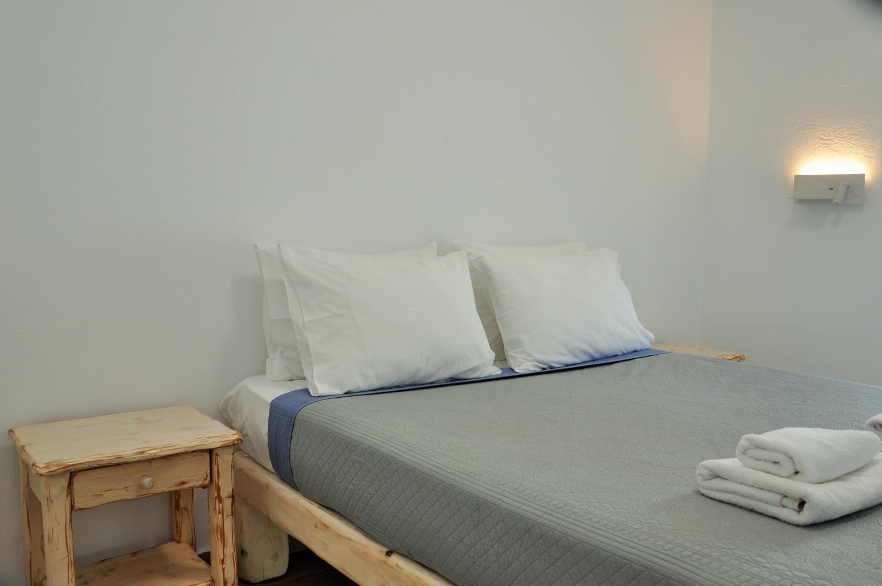 Deluxe Double Room with Balcony photo 1