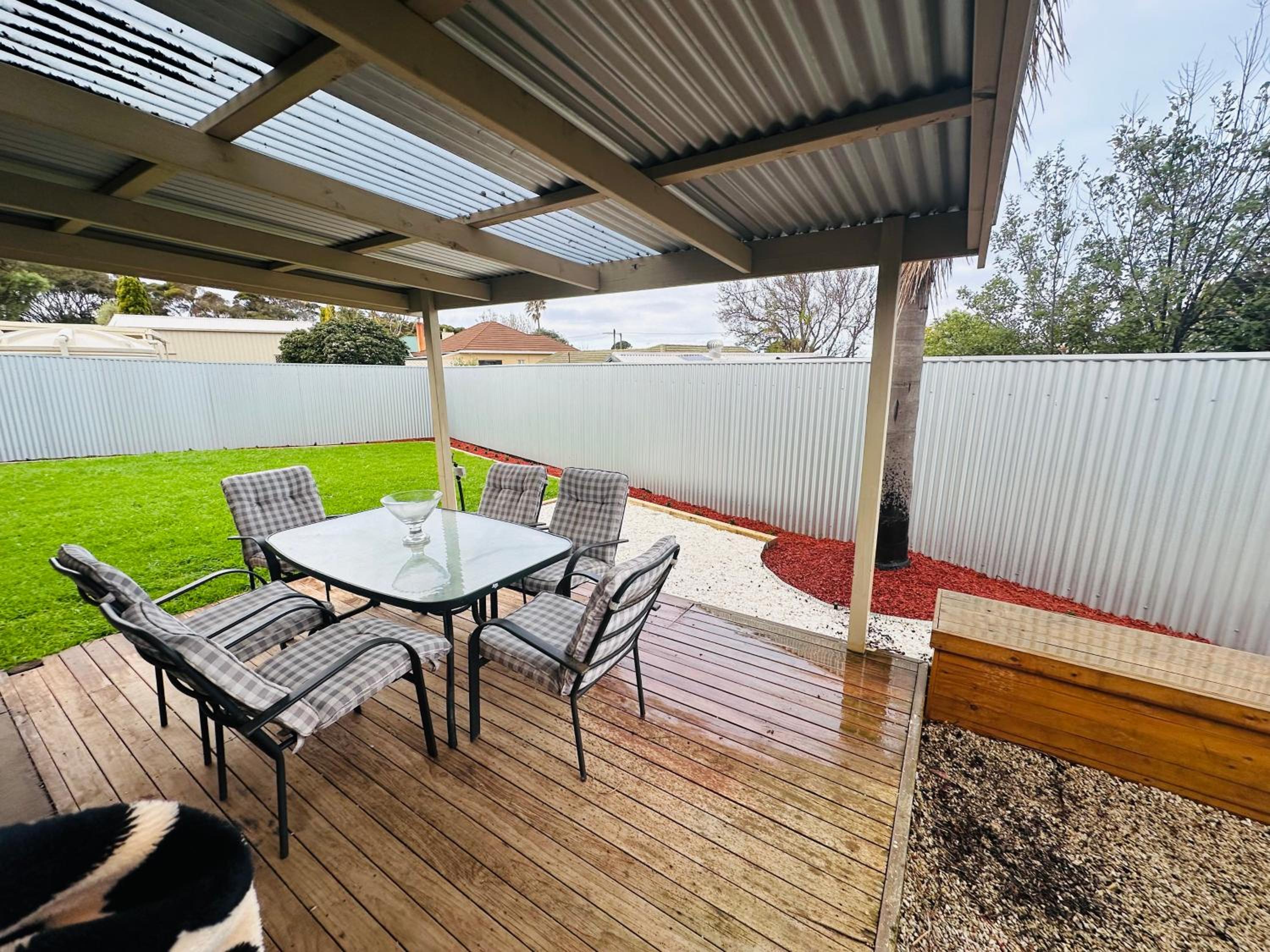 Three-Bedroom House photo 3