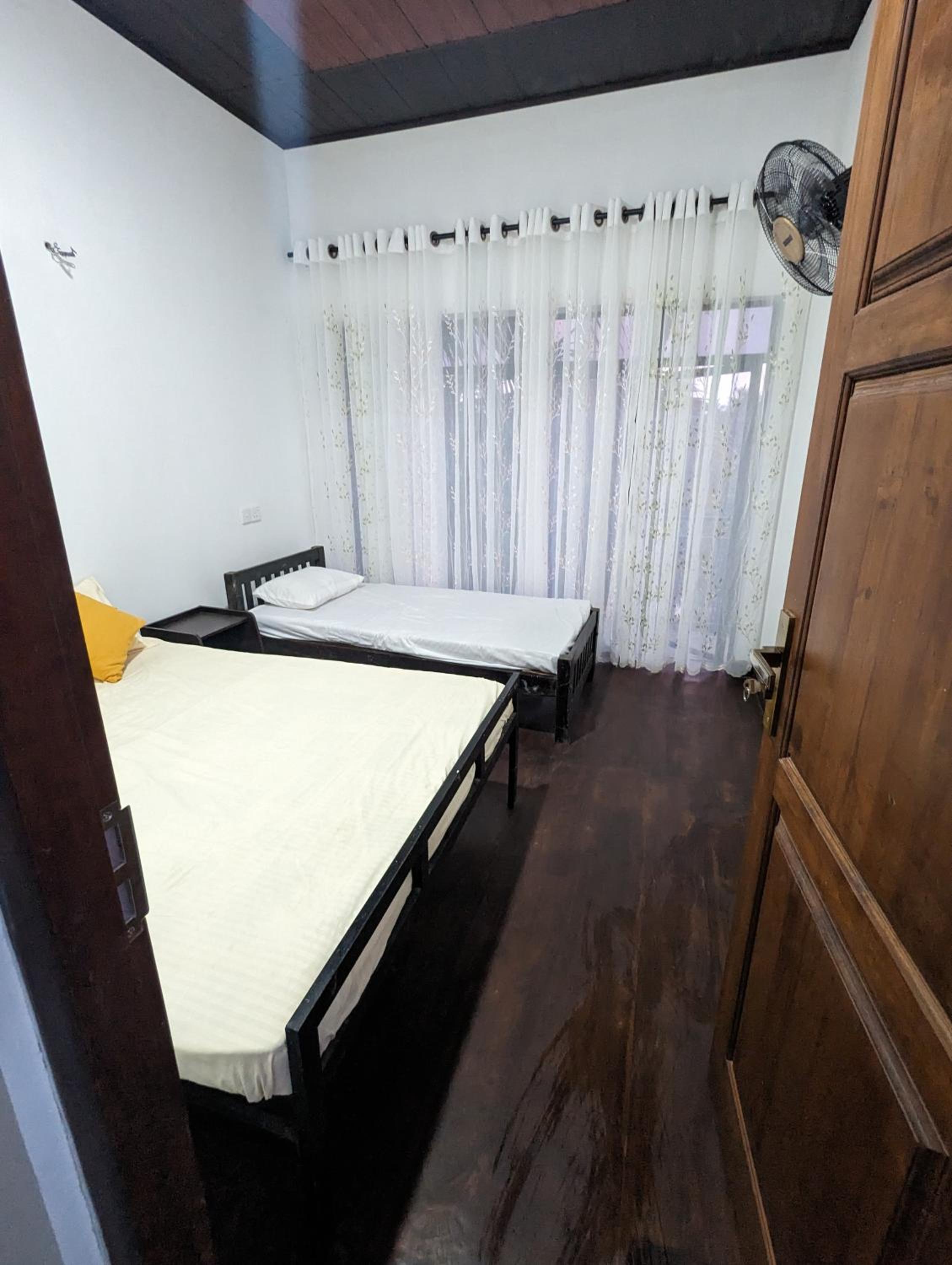 Basic Triple Room with Shared Bathroom