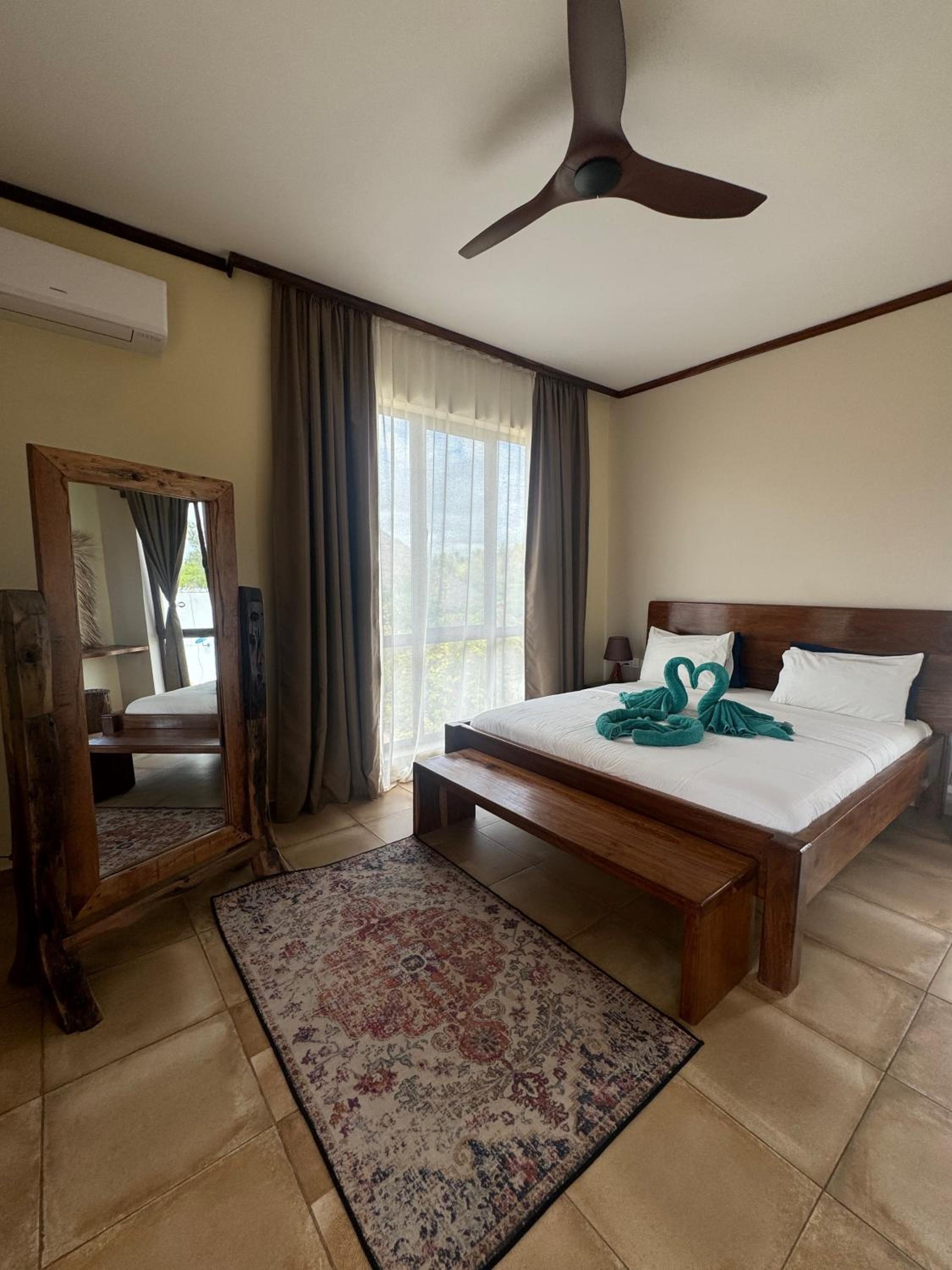 Suite with Balcony and Partial Sea View - Photo 40