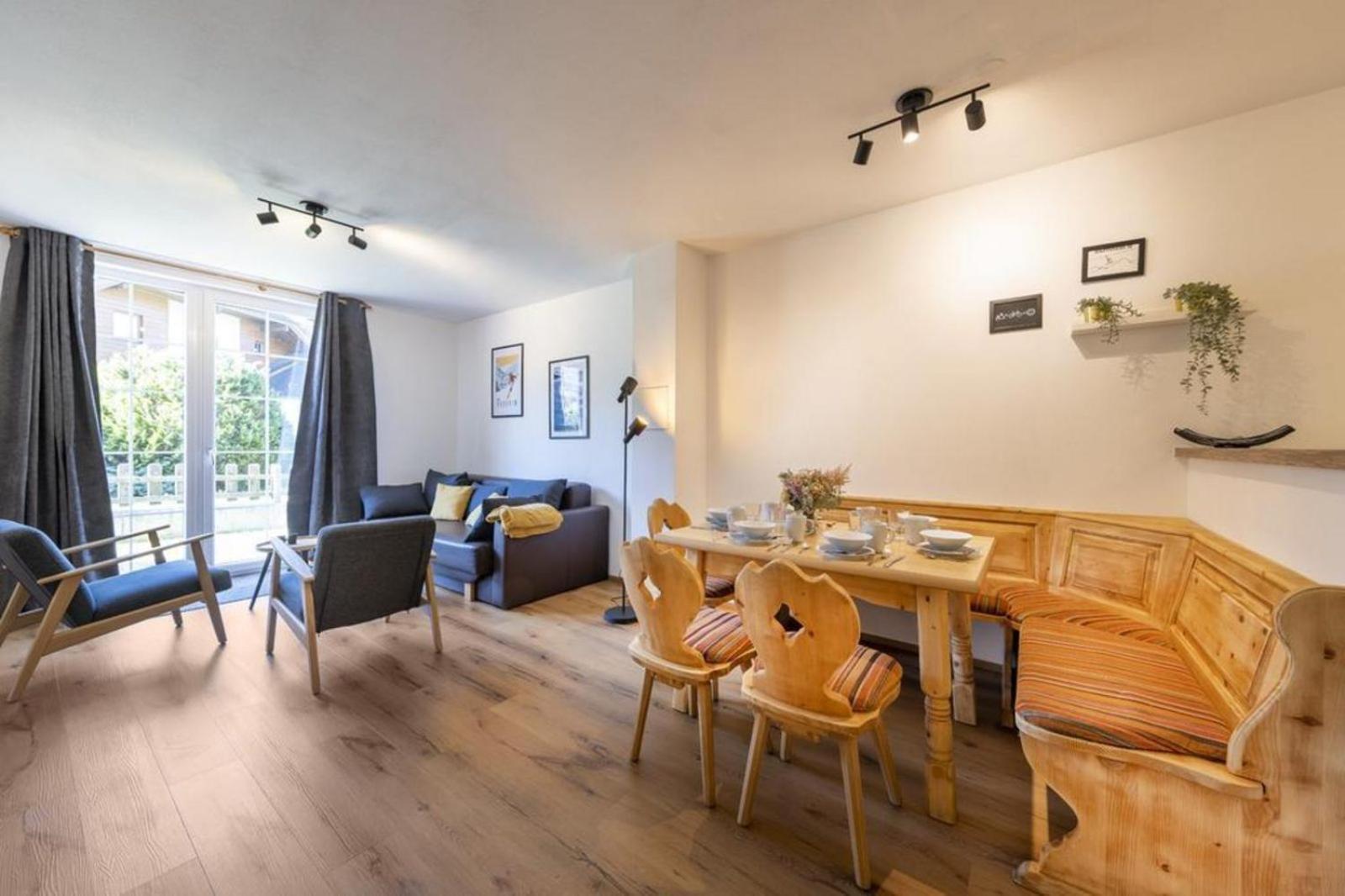 Two-Bedroom Apartment with Mountain View photo 1