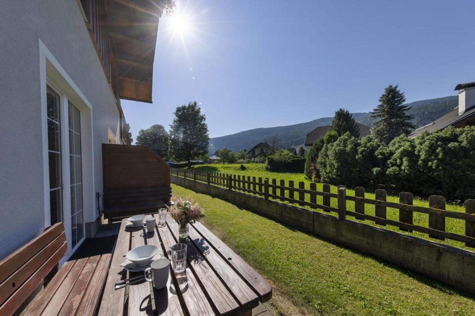 Two-Bedroom Apartment with Mountain View photo 2