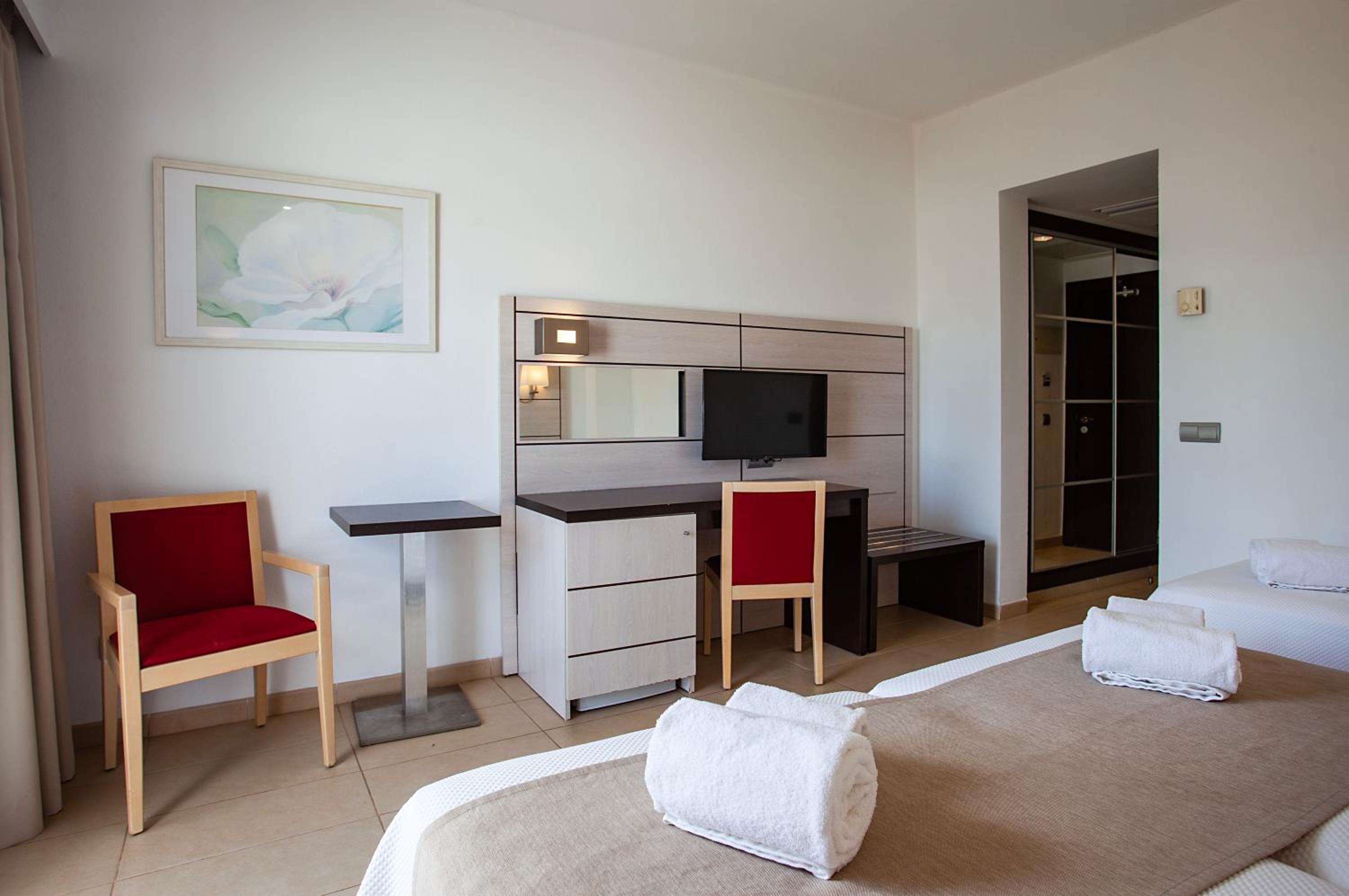 Triple Room - Photo 12