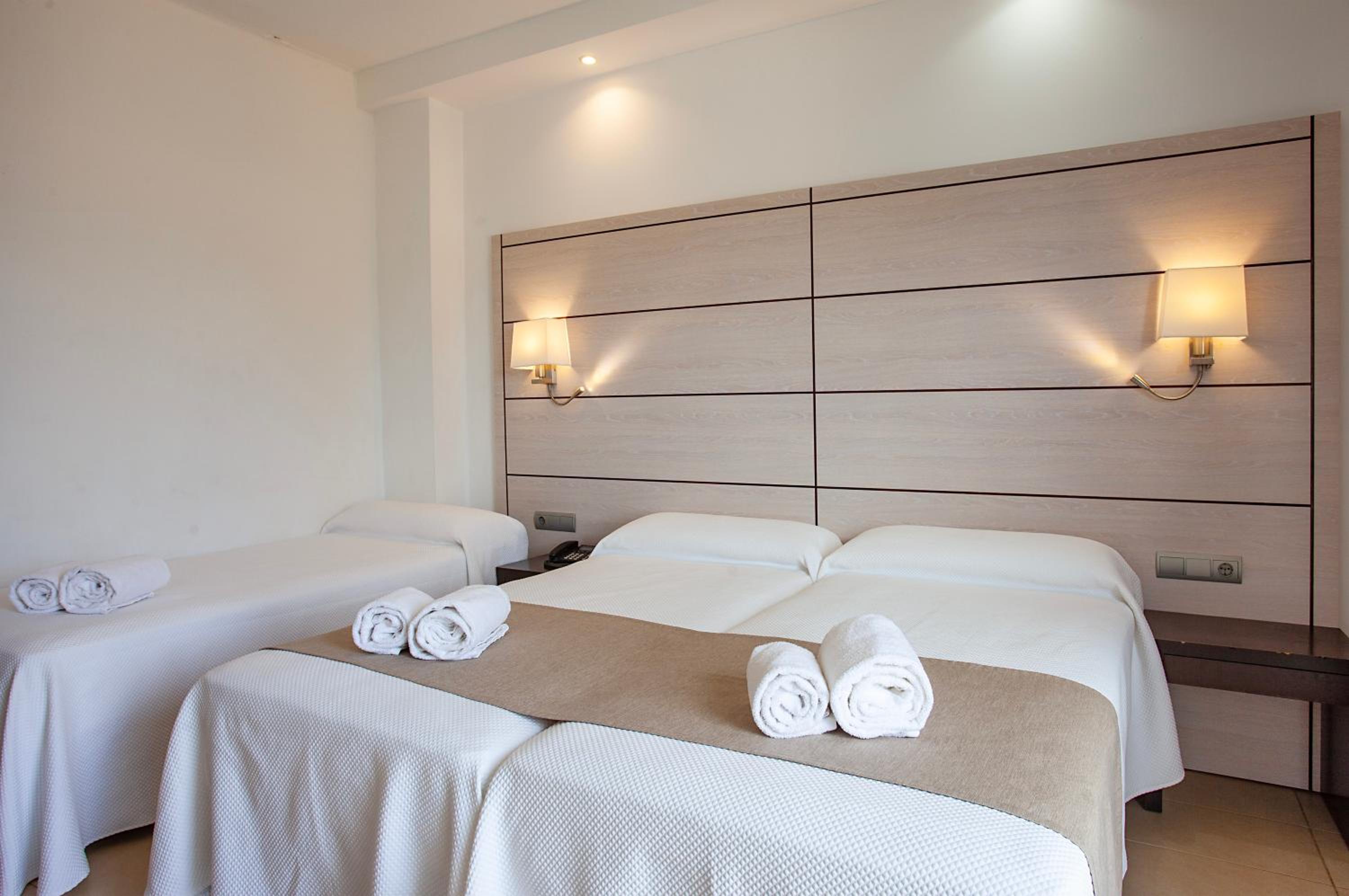 Triple Room - Photo 9