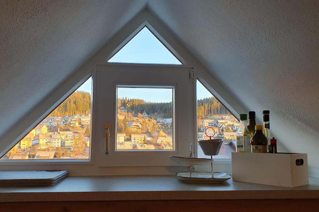 One-Bedroom Loft Apartment with Balcony photo 2