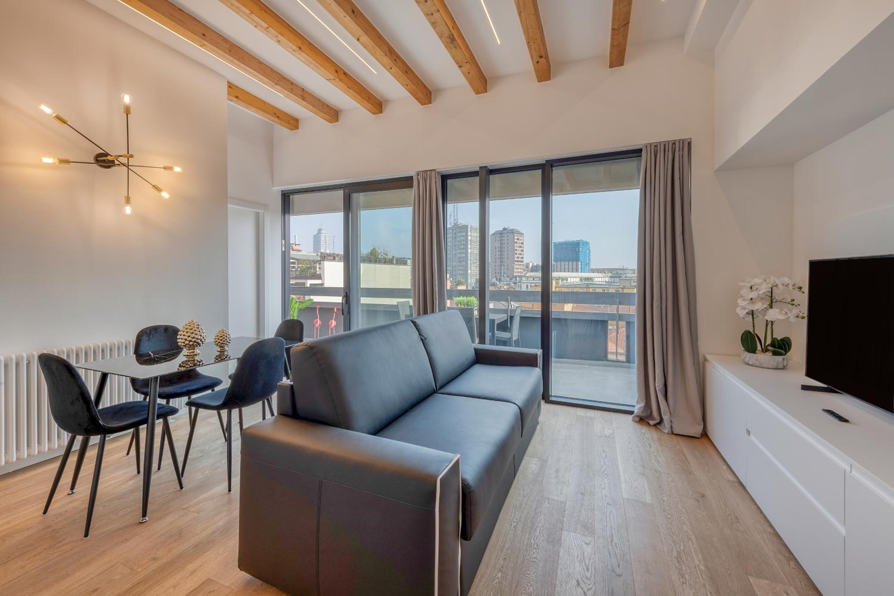 Superior One-Bedroom Apartment with Balcony