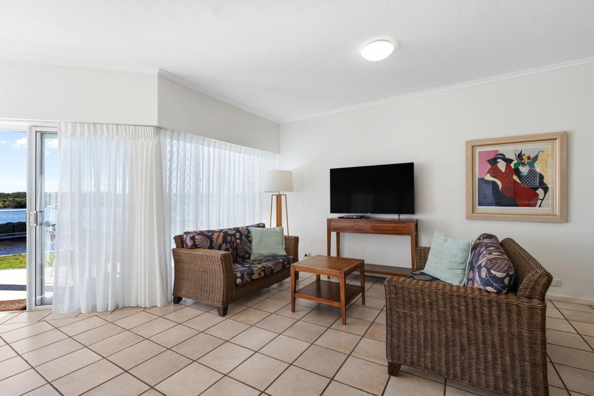 Three-Bedroom Apartment photo 1