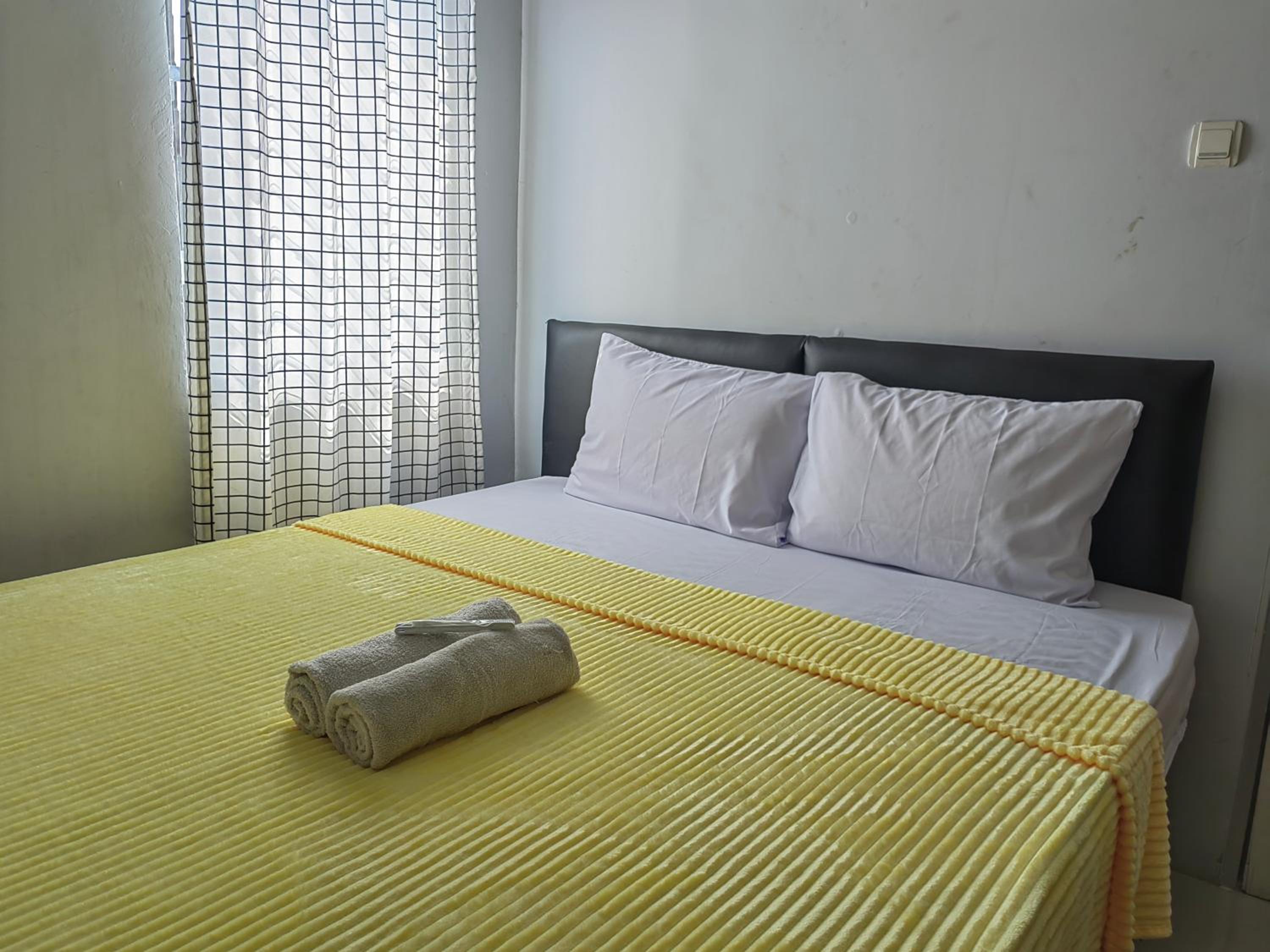 One-Bedroom Loft Apartment with Balcony photo 1