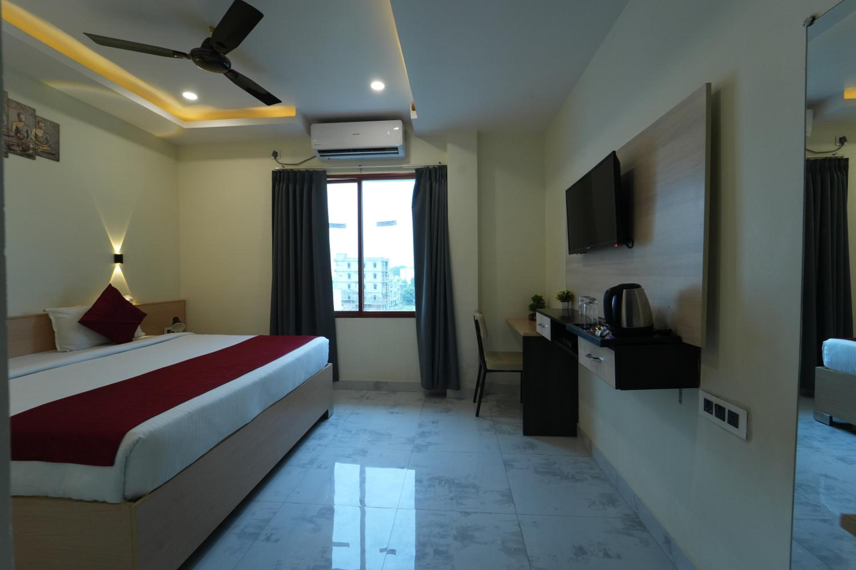 Deluxe Room - Photo 3