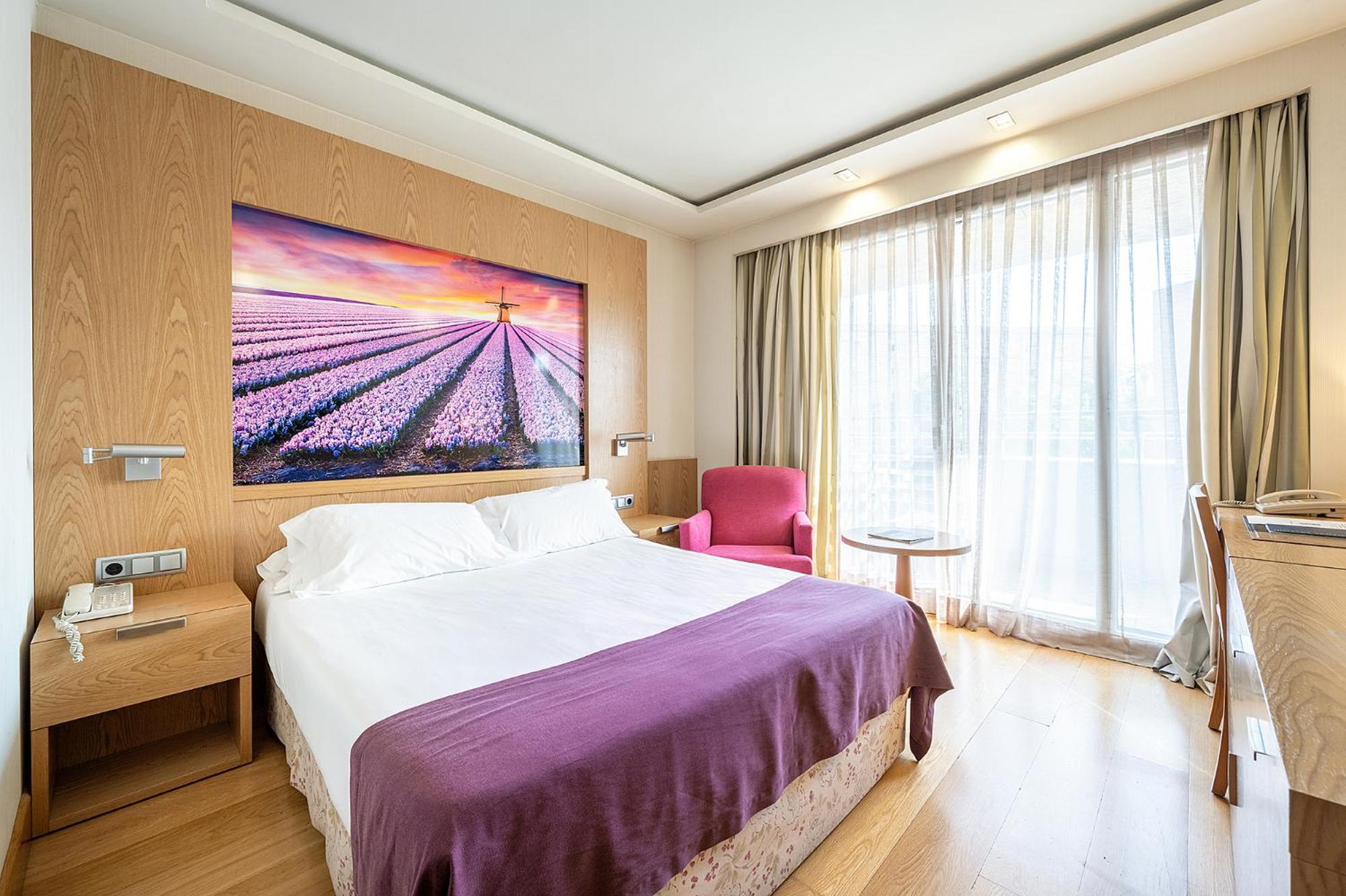 Double Room with Balcony - Photo 3