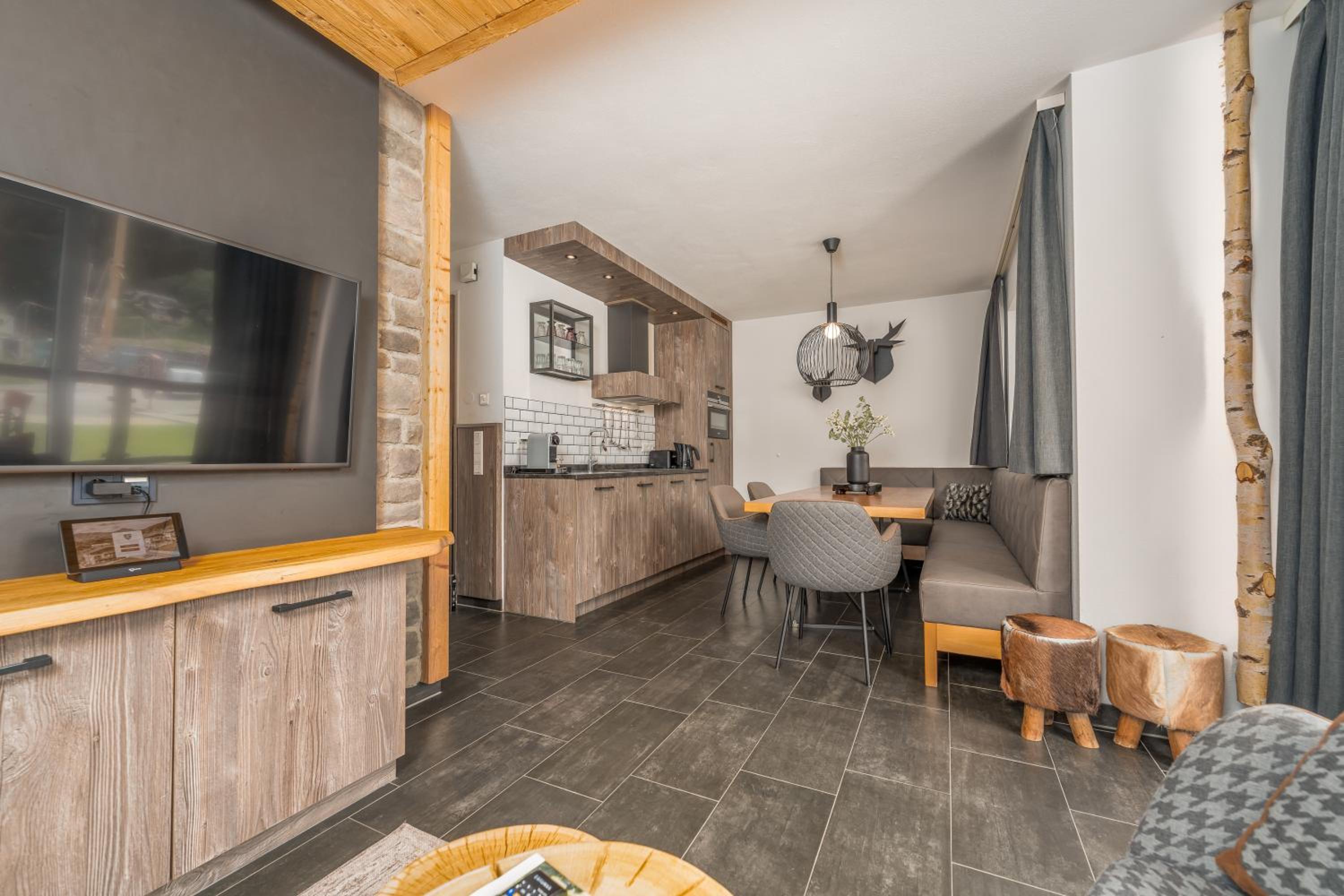 One-Bedroom Suite with Sauna