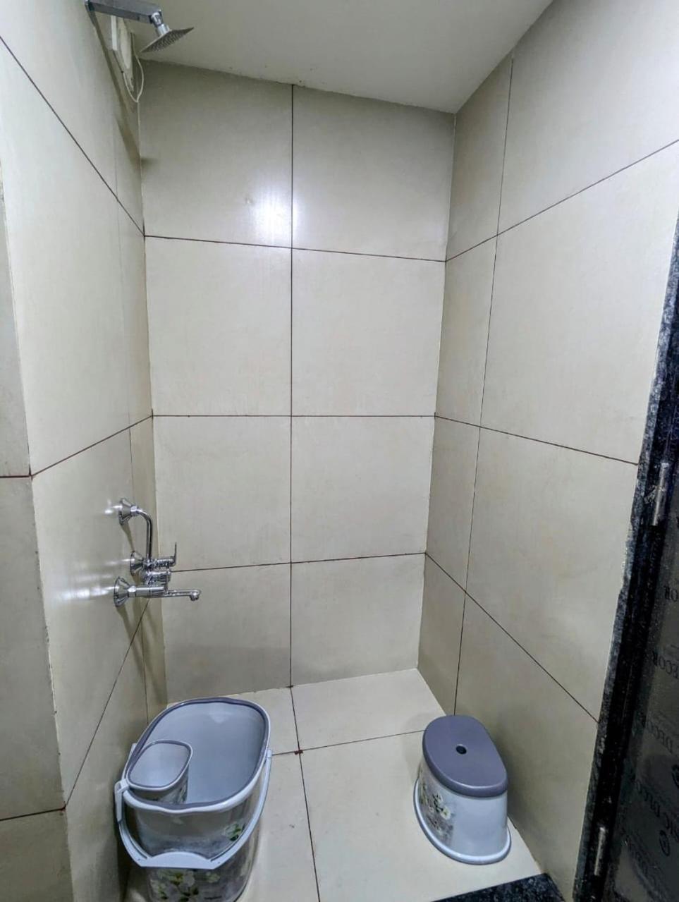 Twin Room - Photo 12