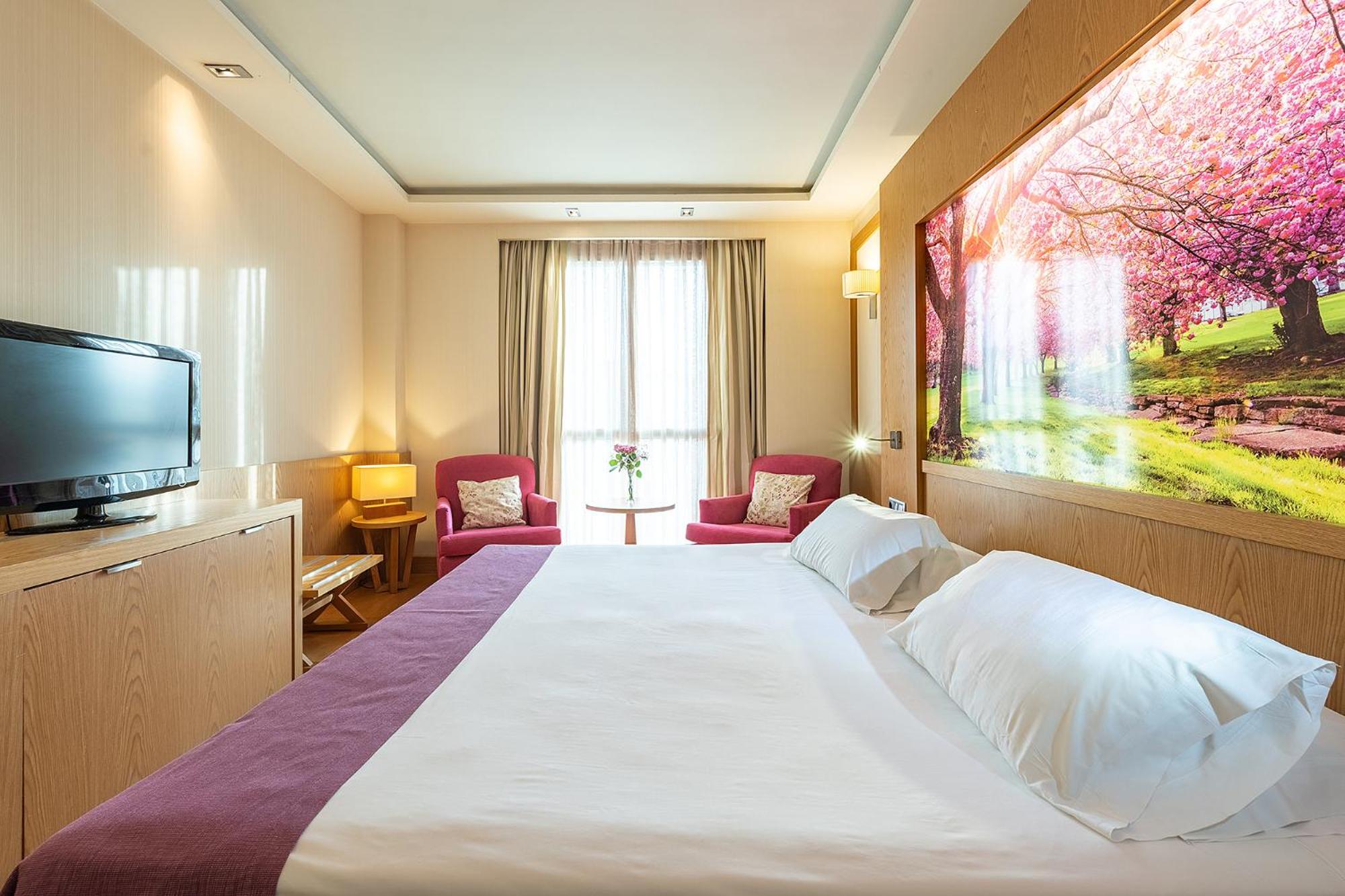 Double or Twin Room - Photo 2