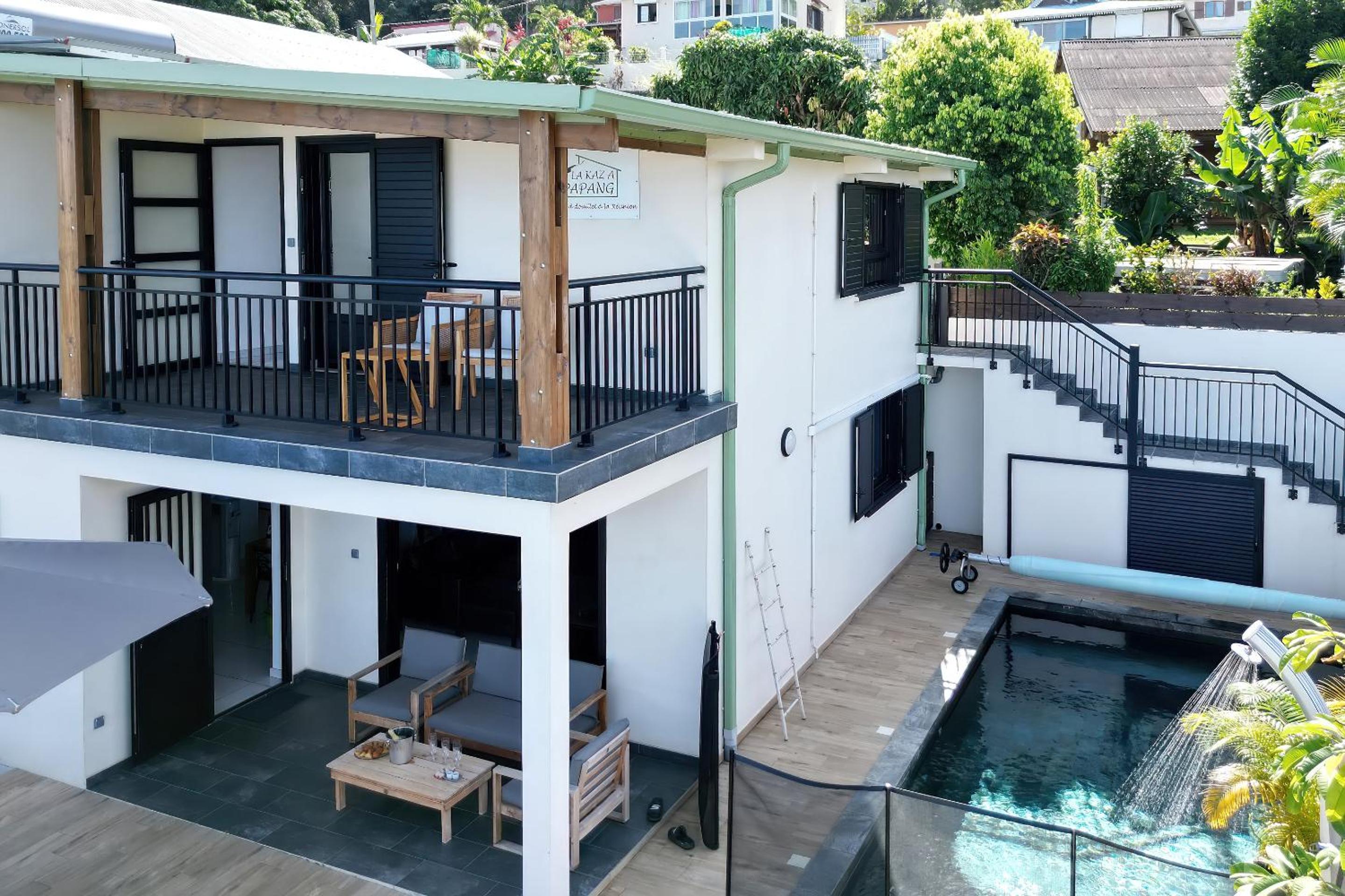 Three-Bedroom Villa photo 2