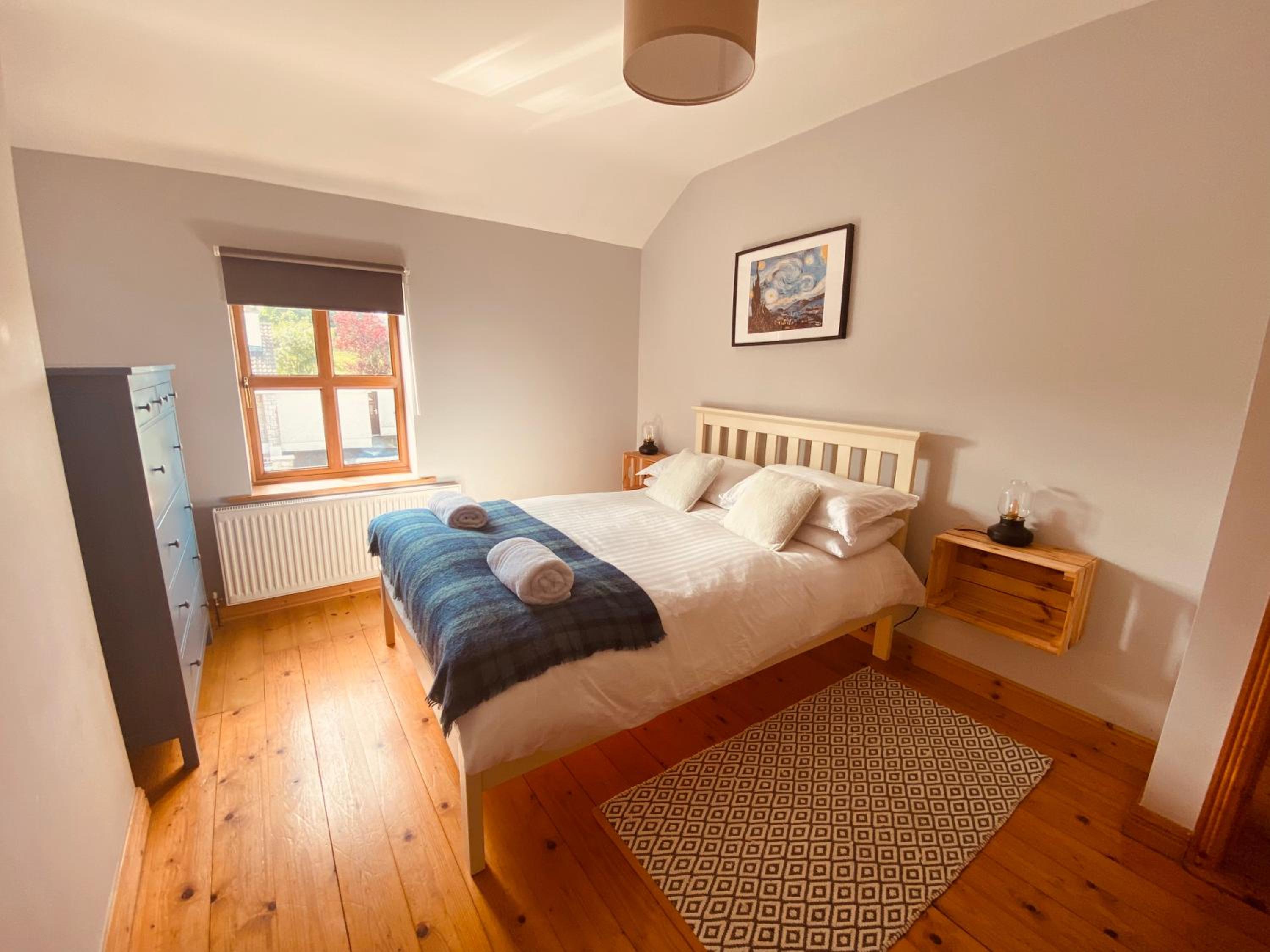 Three-Bedroom House photo 2