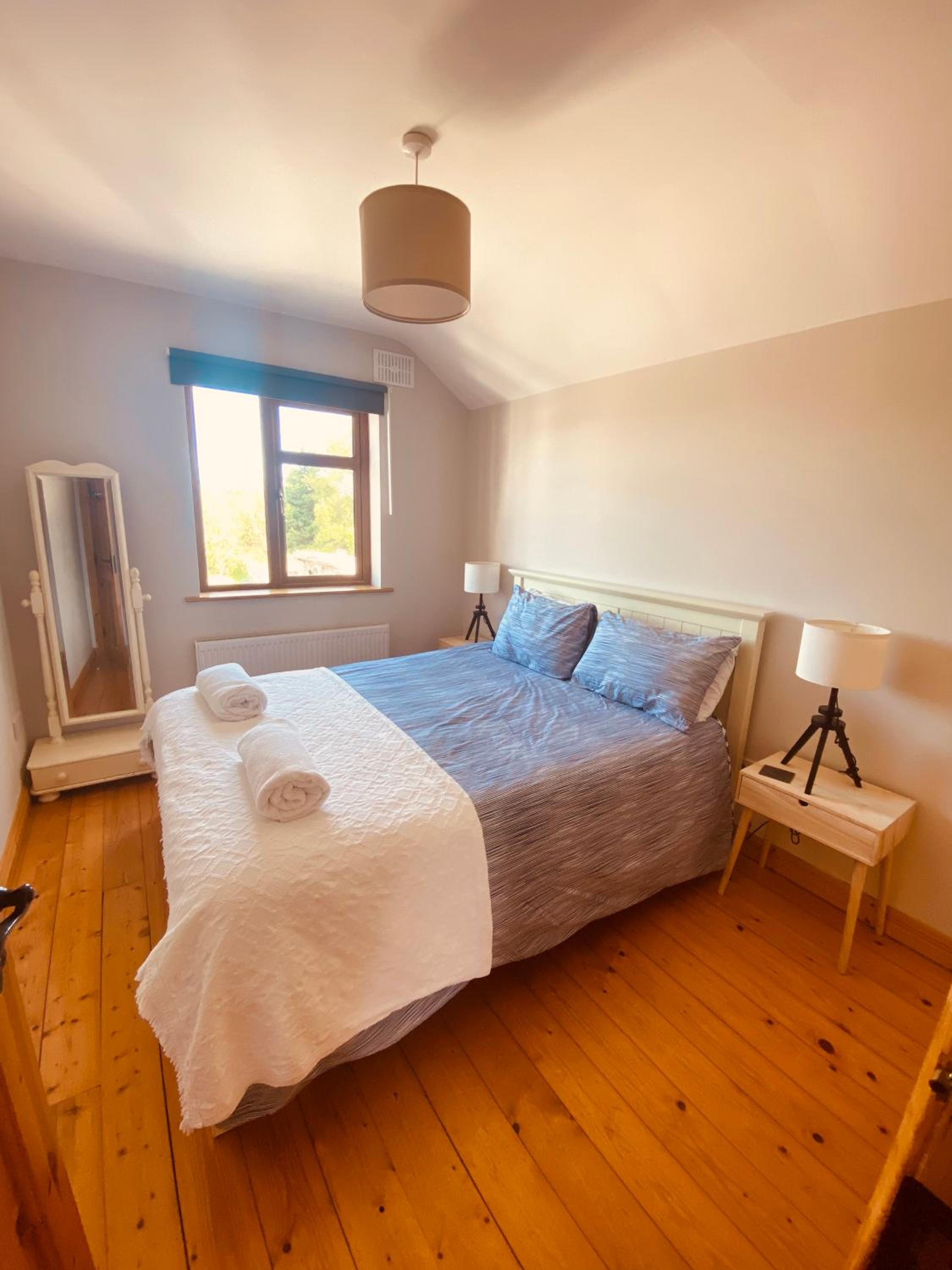 Three-Bedroom House photo 3