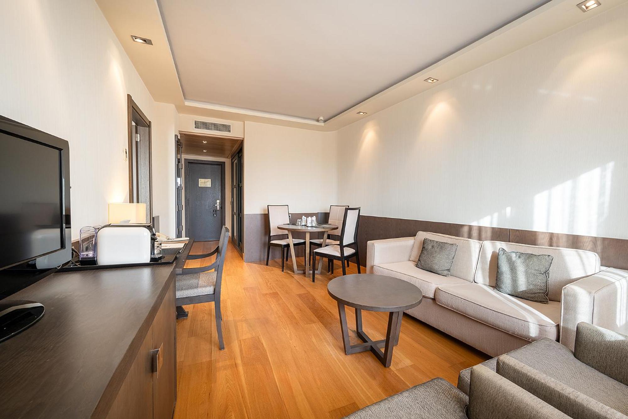 Junior Suite - Photo 8