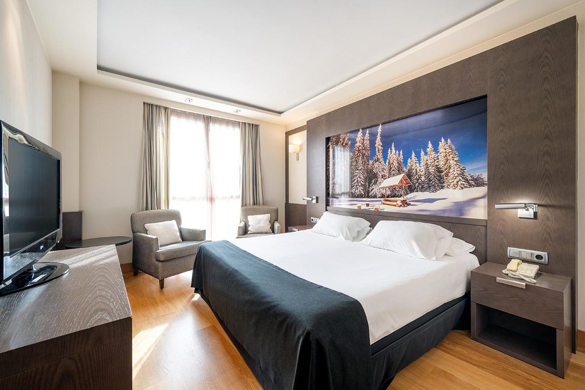 Double or Twin Room - Photo 8