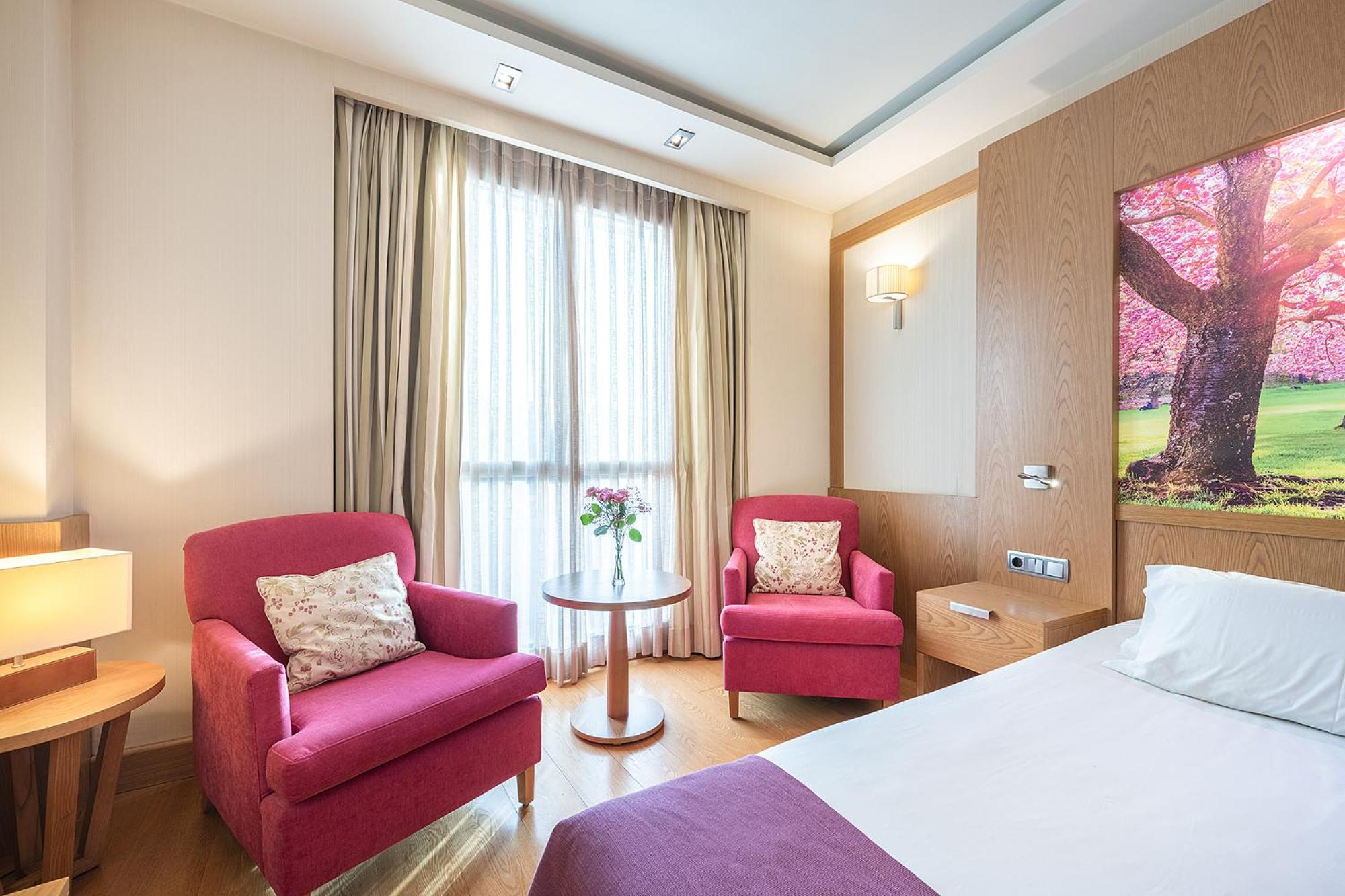 Double or Twin Room - Photo 6