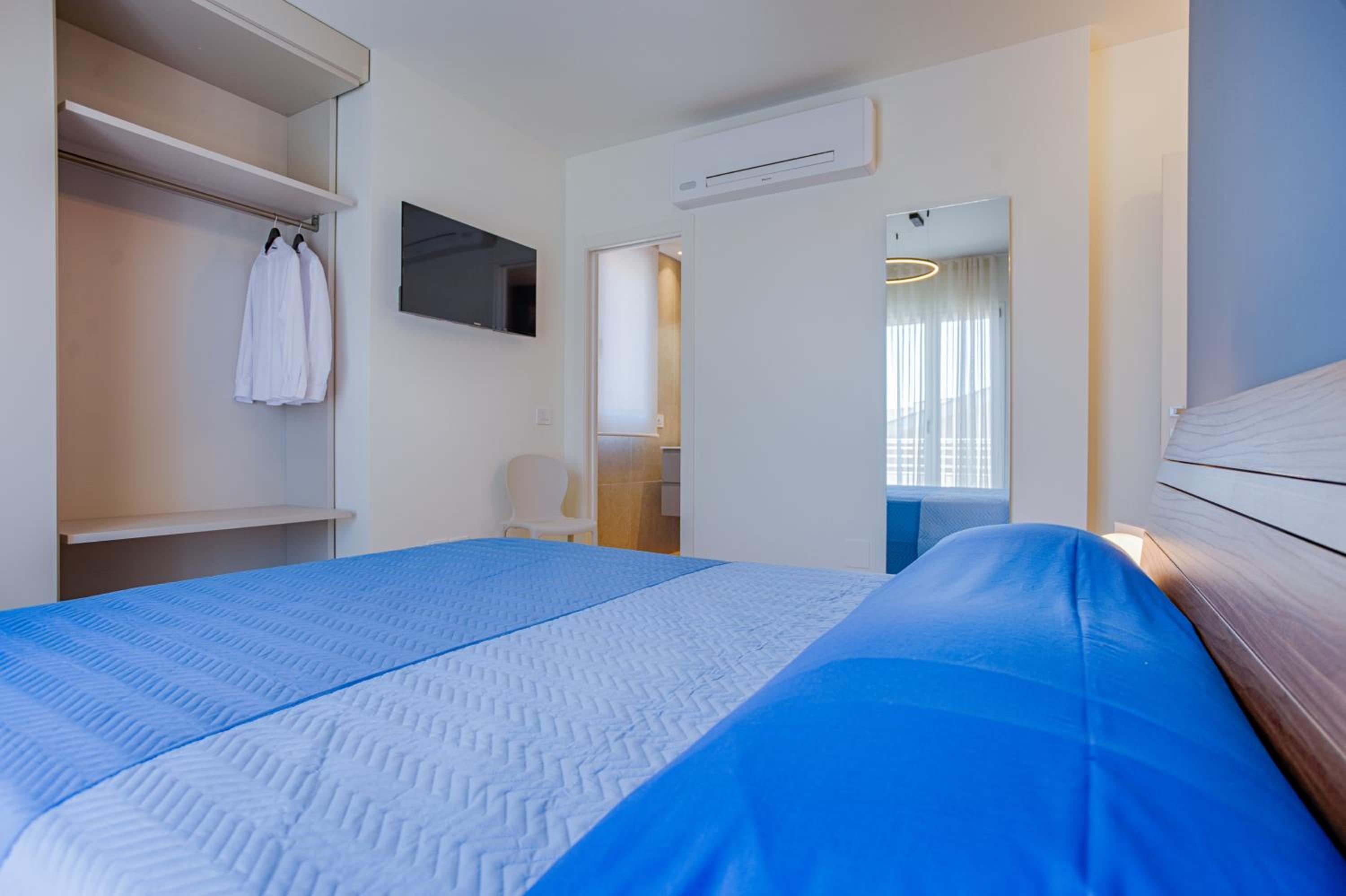 Two-Bedroom Deluxe Apartment with Balcony