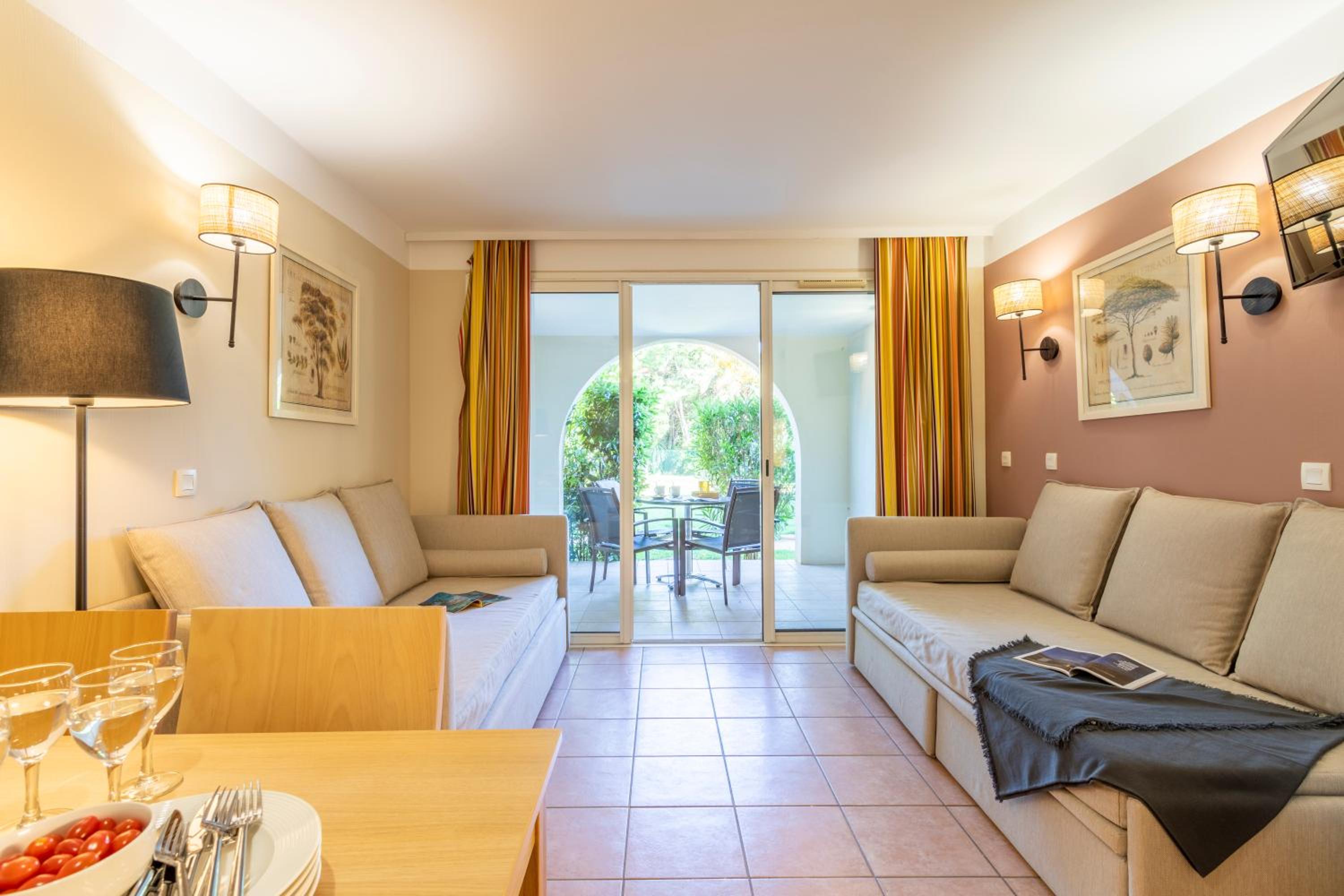 Studio with Sleeping Alcove, Air Conditioning and Terrace (5 People) - Ground Floor