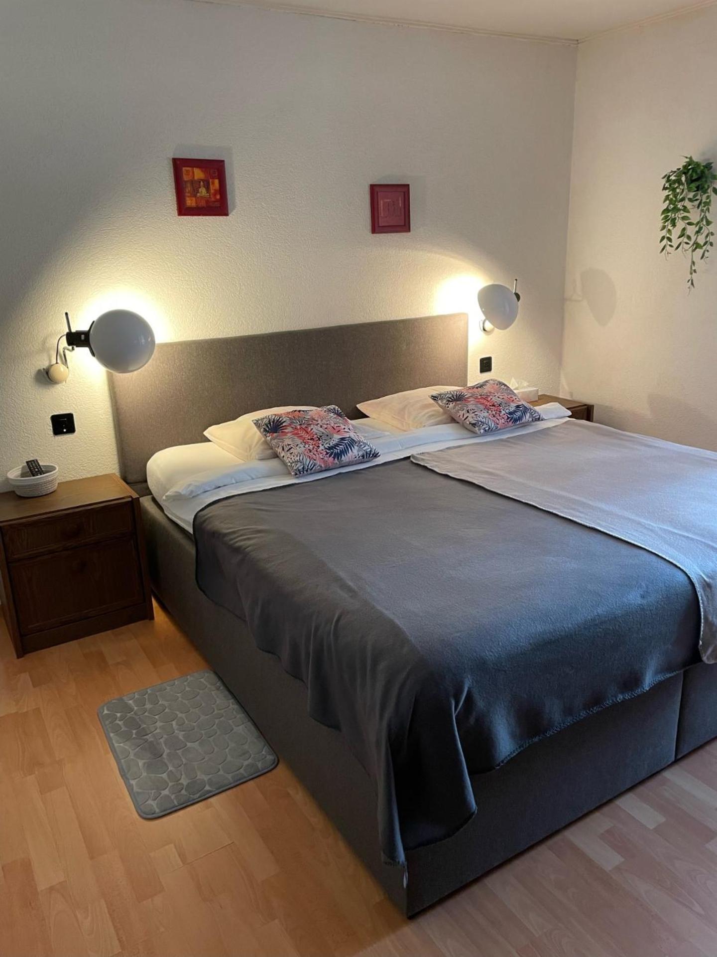 Double Room - Photo 5