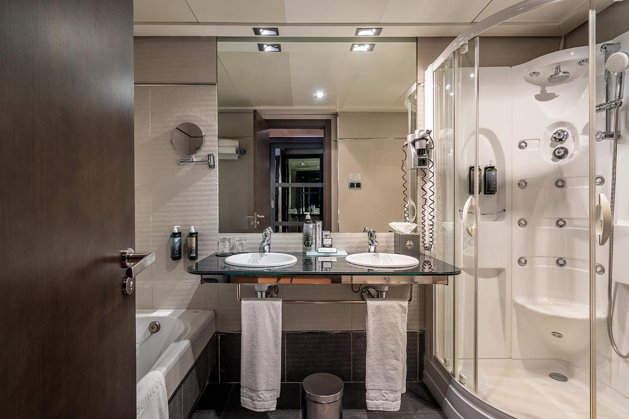 Junior Suite - Photo 13