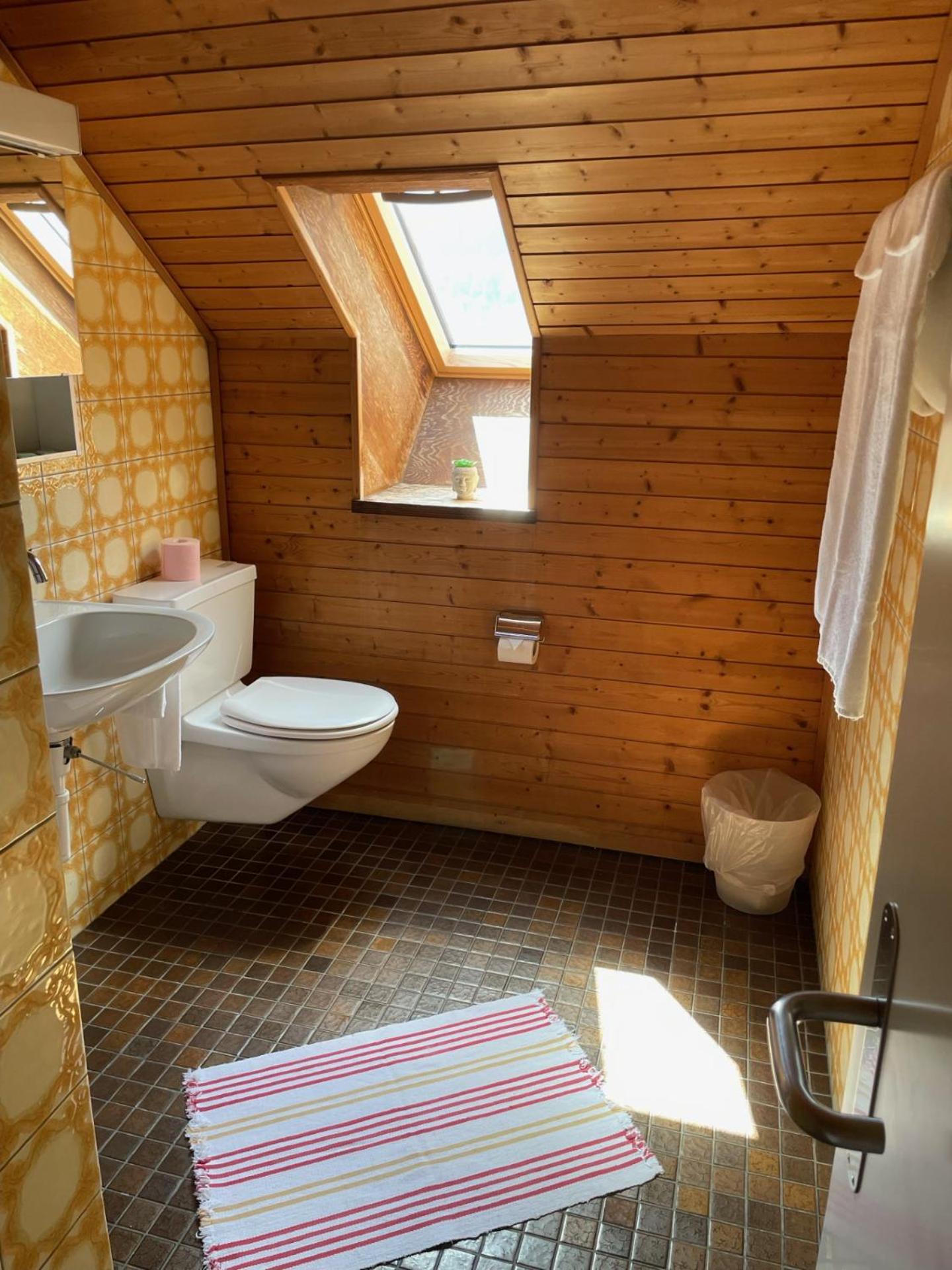 Double Room - Photo 7