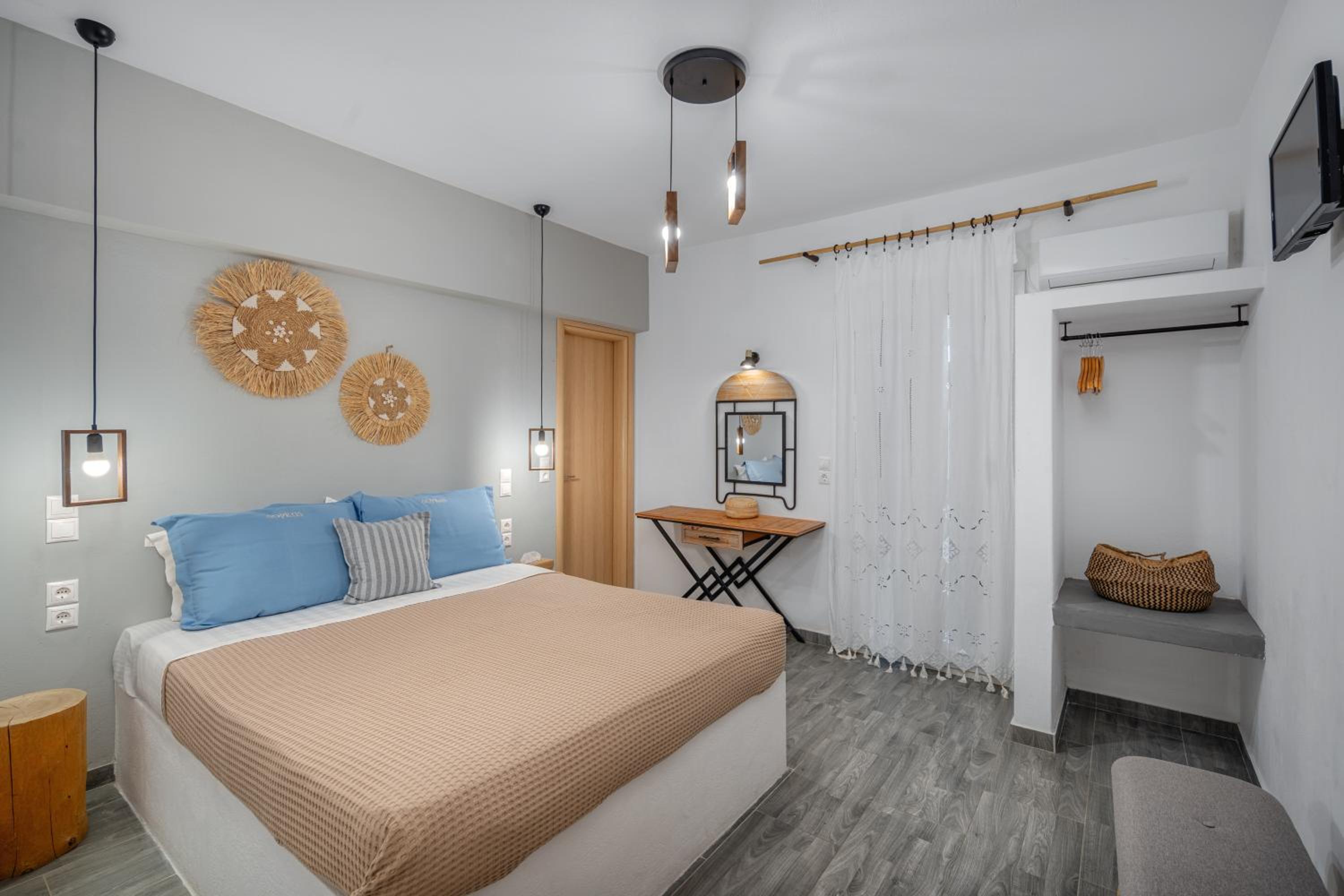 Deluxe Family Suite