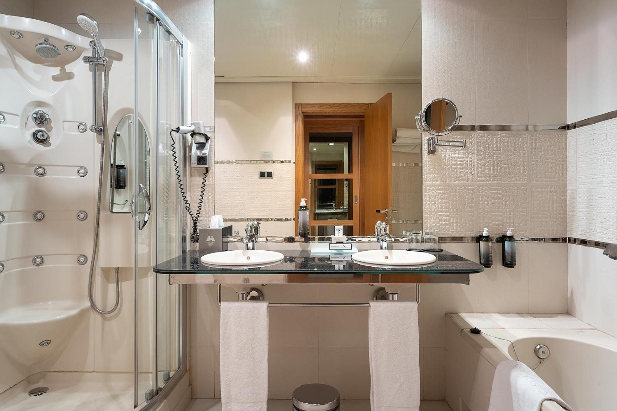 Standard Triple Room - Photo 5