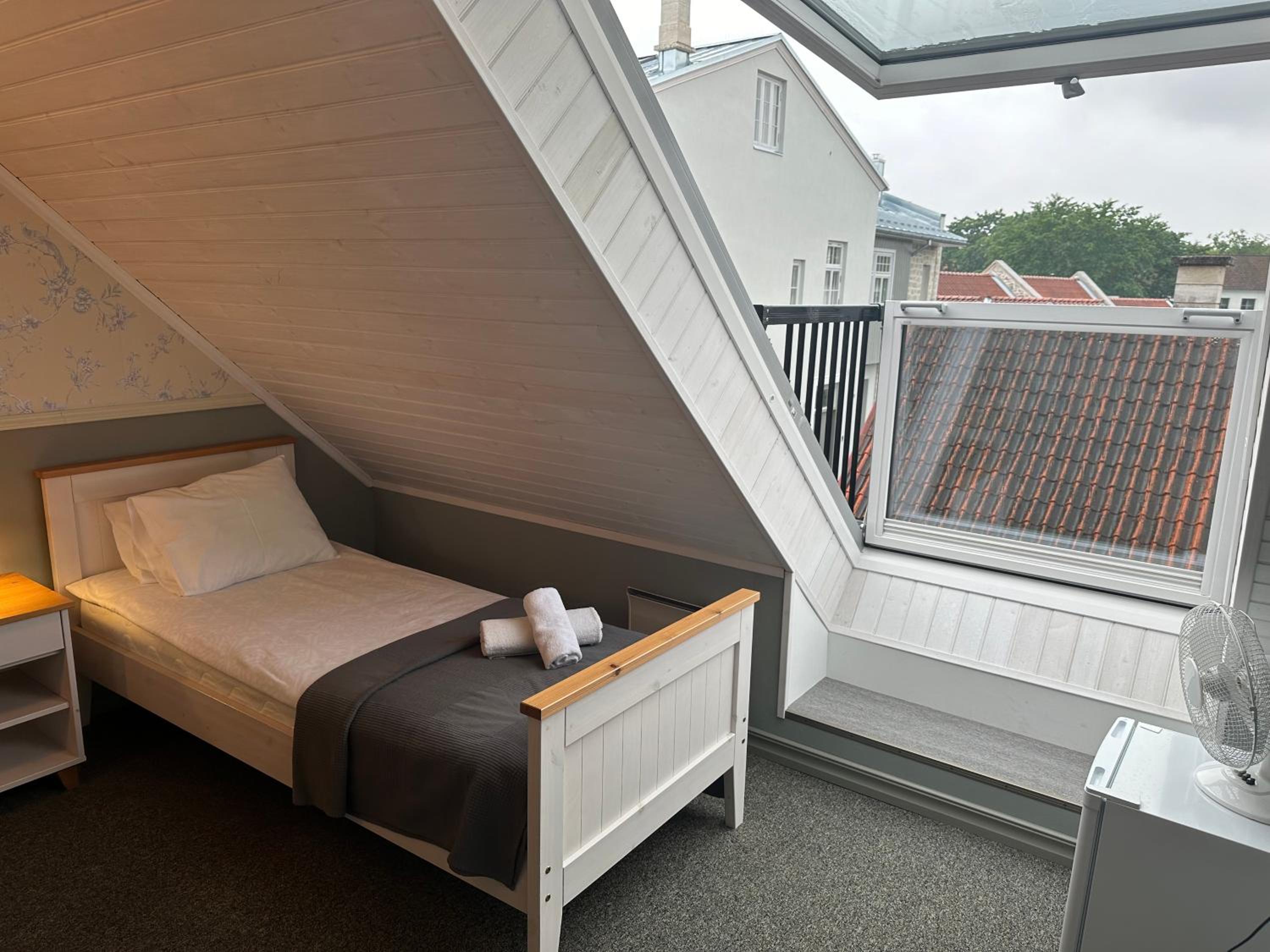 Single Room with Private Bathroom