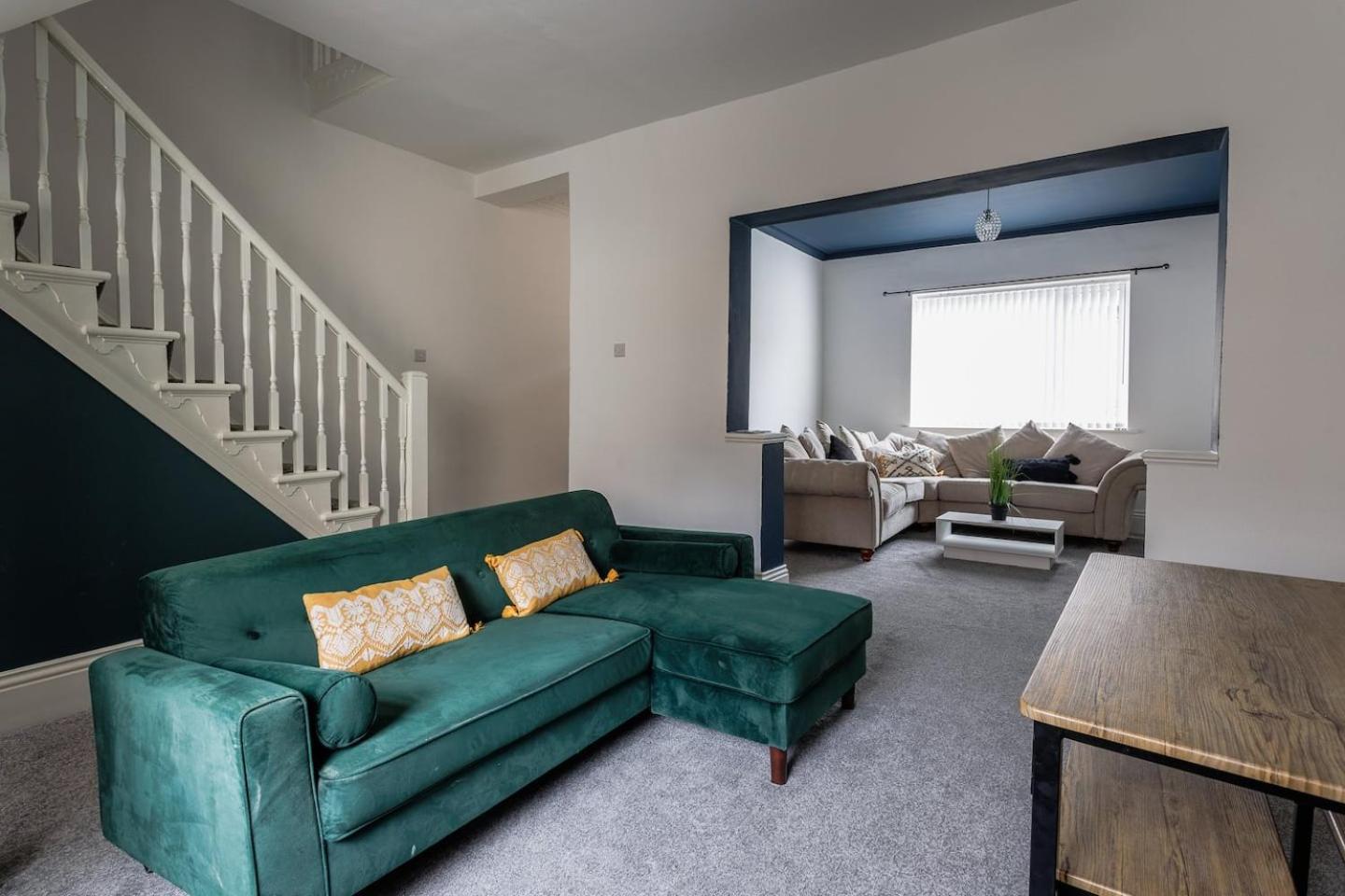 Apartment photo 2