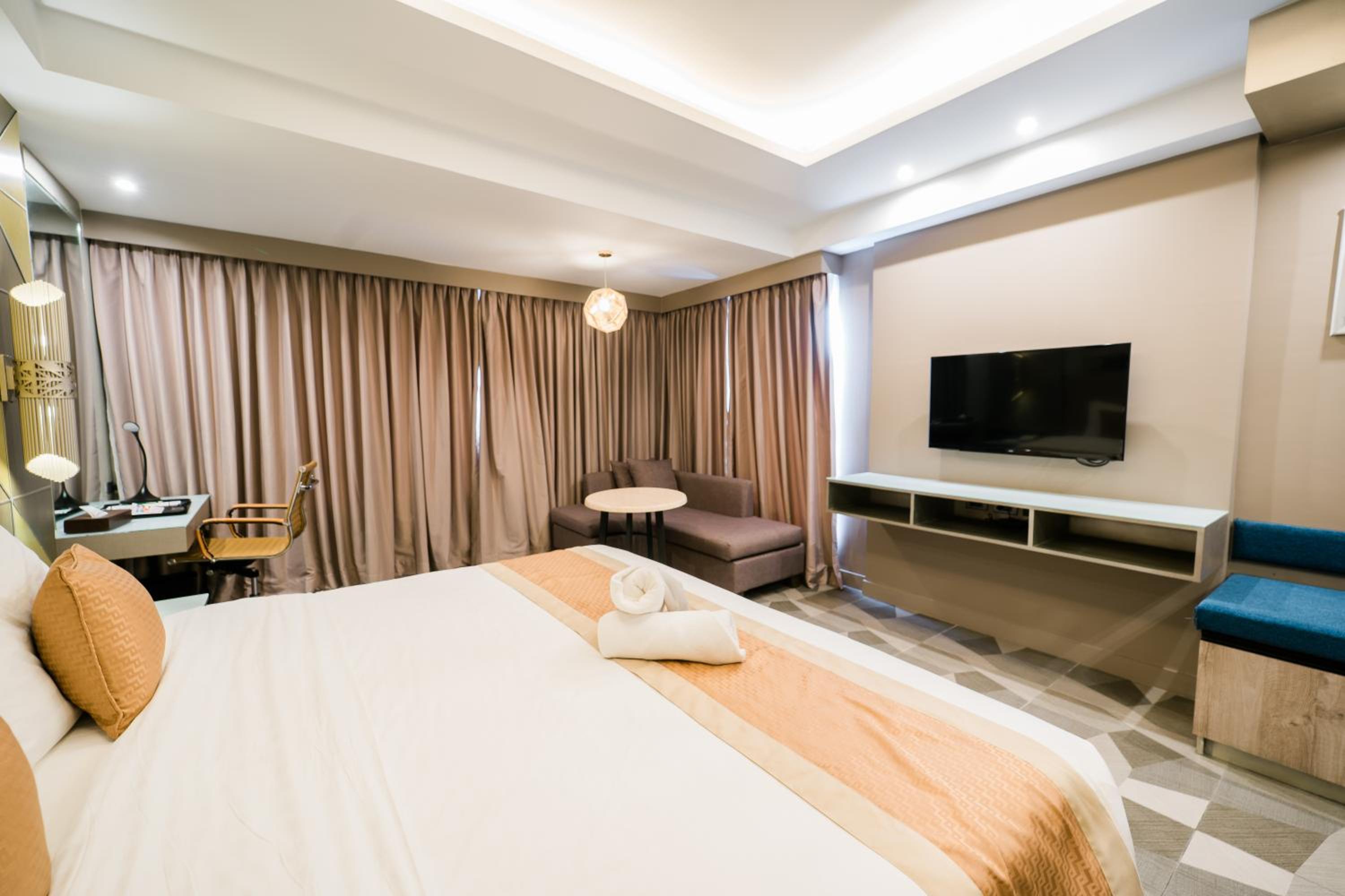 Superior King Room - Photo 1