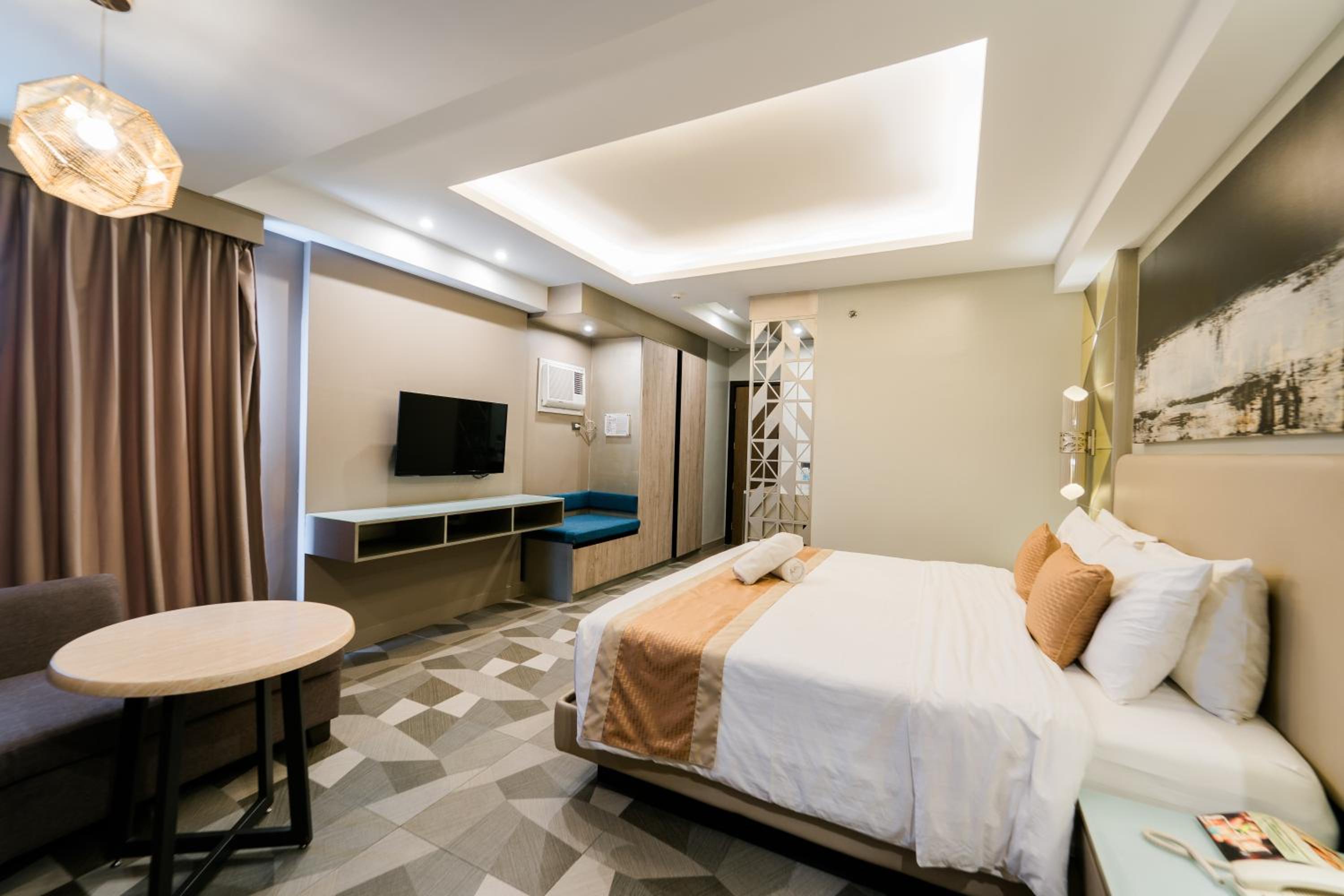 Superior King Room - Photo 8