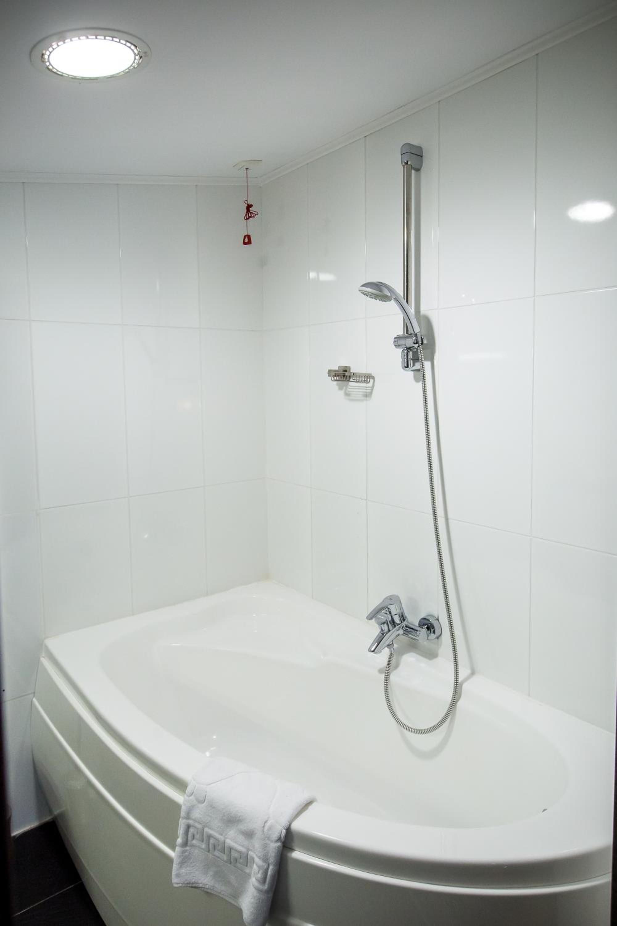 Apartment - Split Level - Photo 3