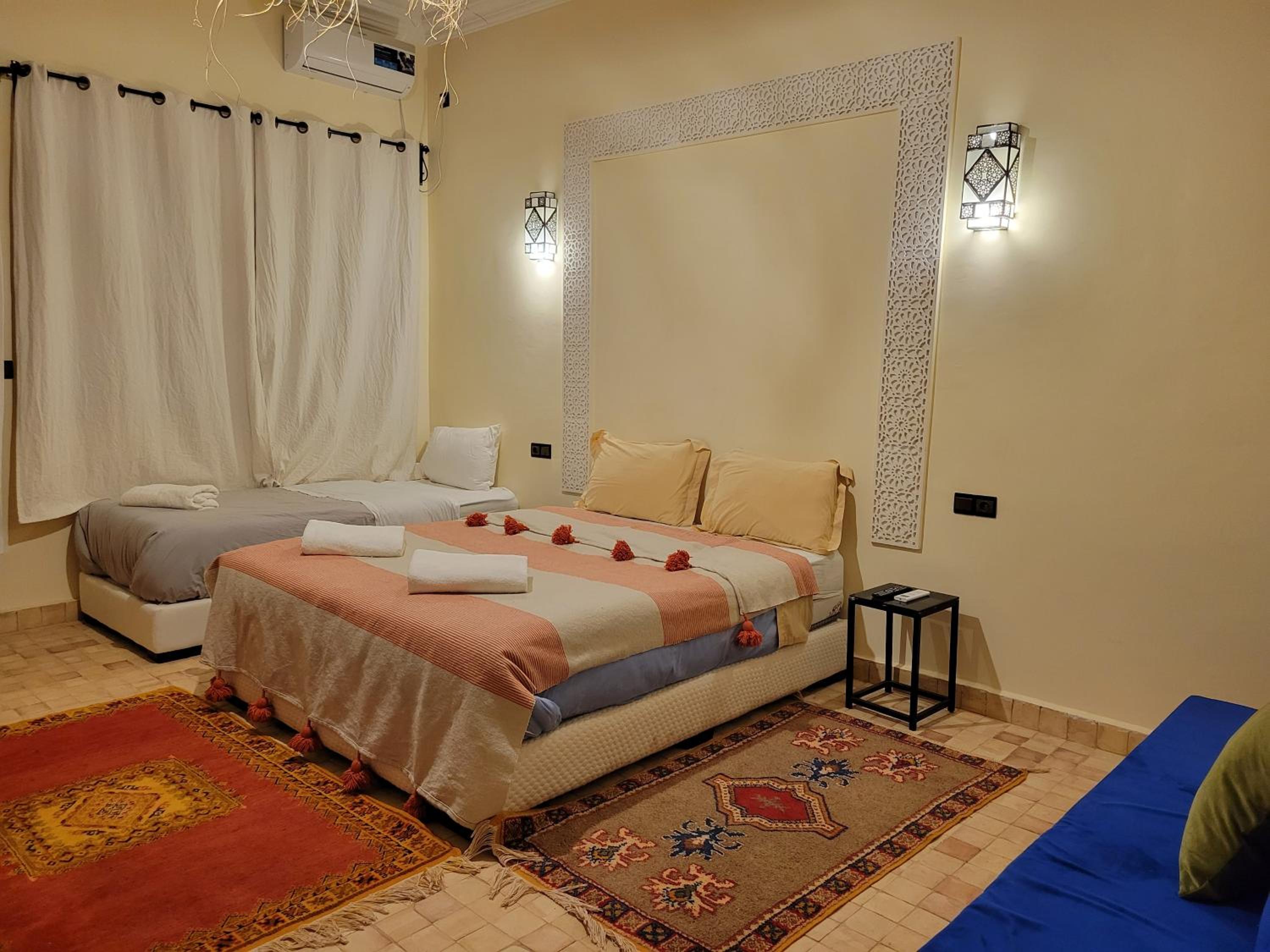Triple Room with Pool View - Photo 3