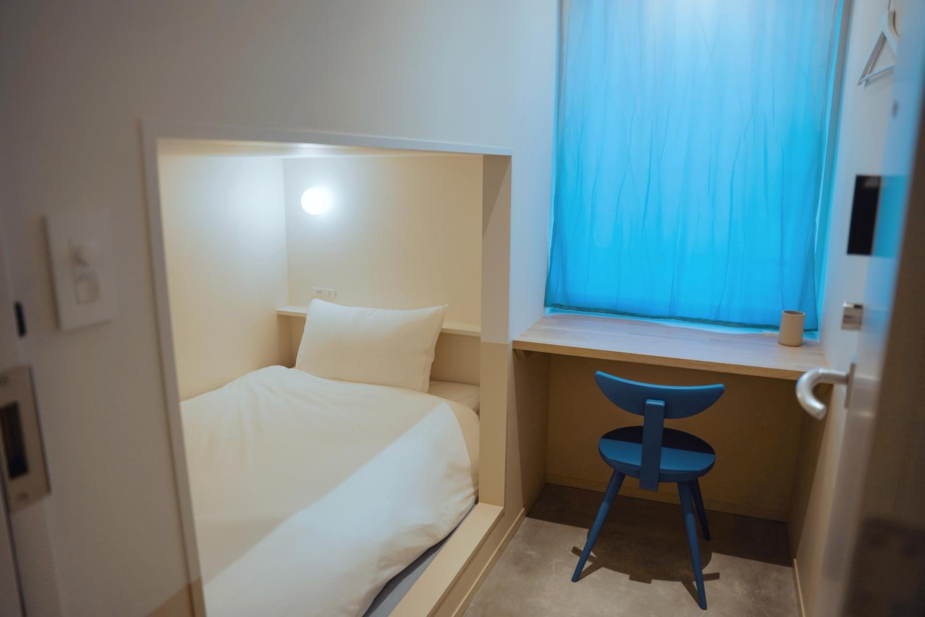 Single Room with Shared Shower and Toilet photo 2