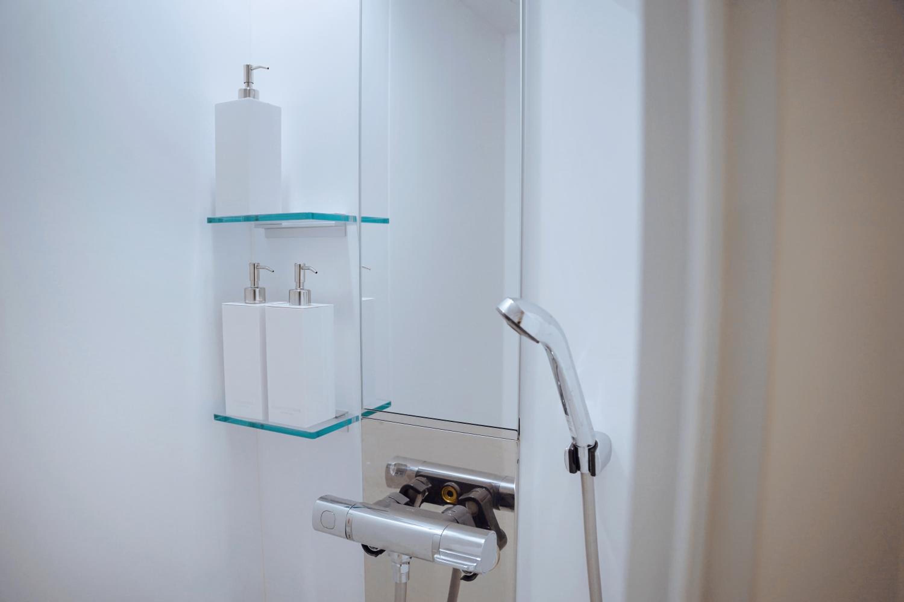 Twin Room with Shower photo 3