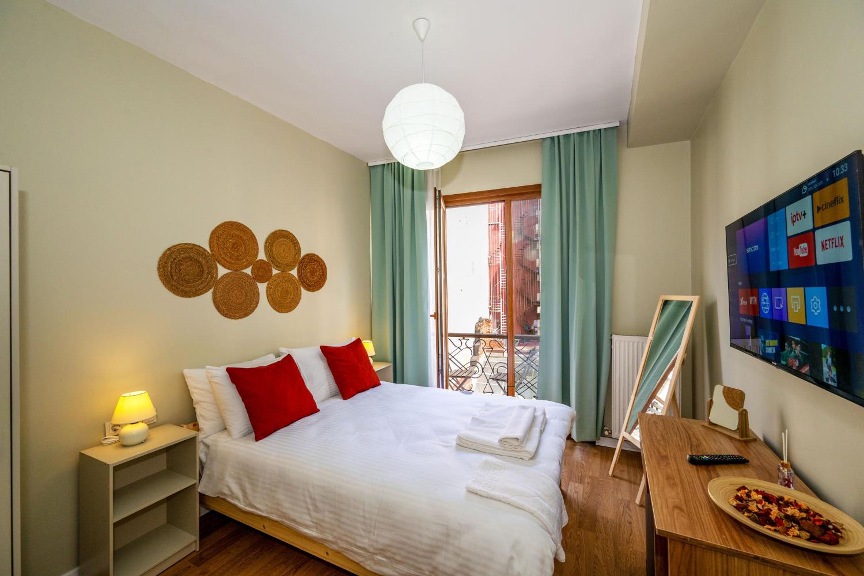 Deluxe Double Room With Balcony photo 2