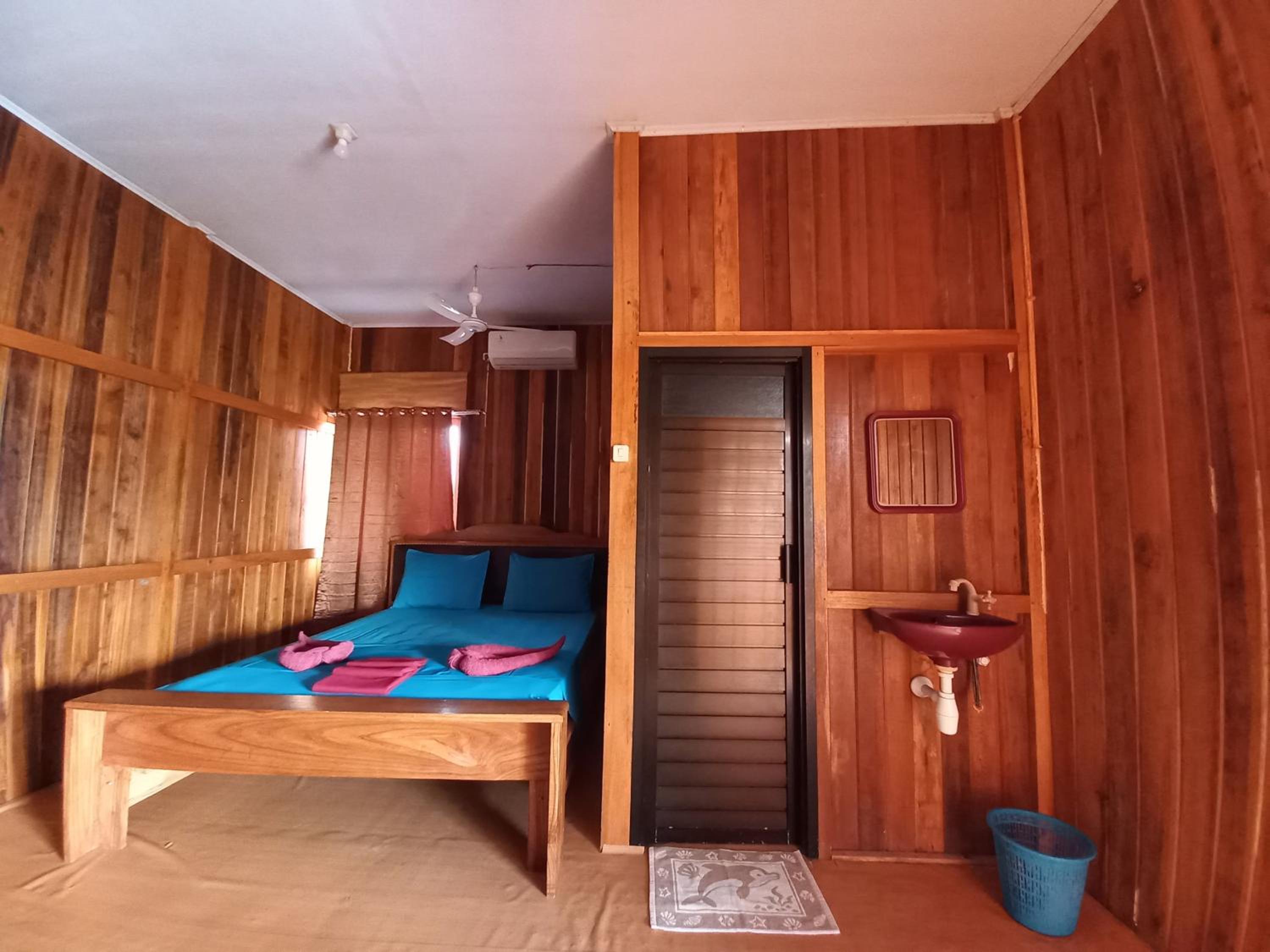 Deluxe Double Room with Sea View - Photo 2
