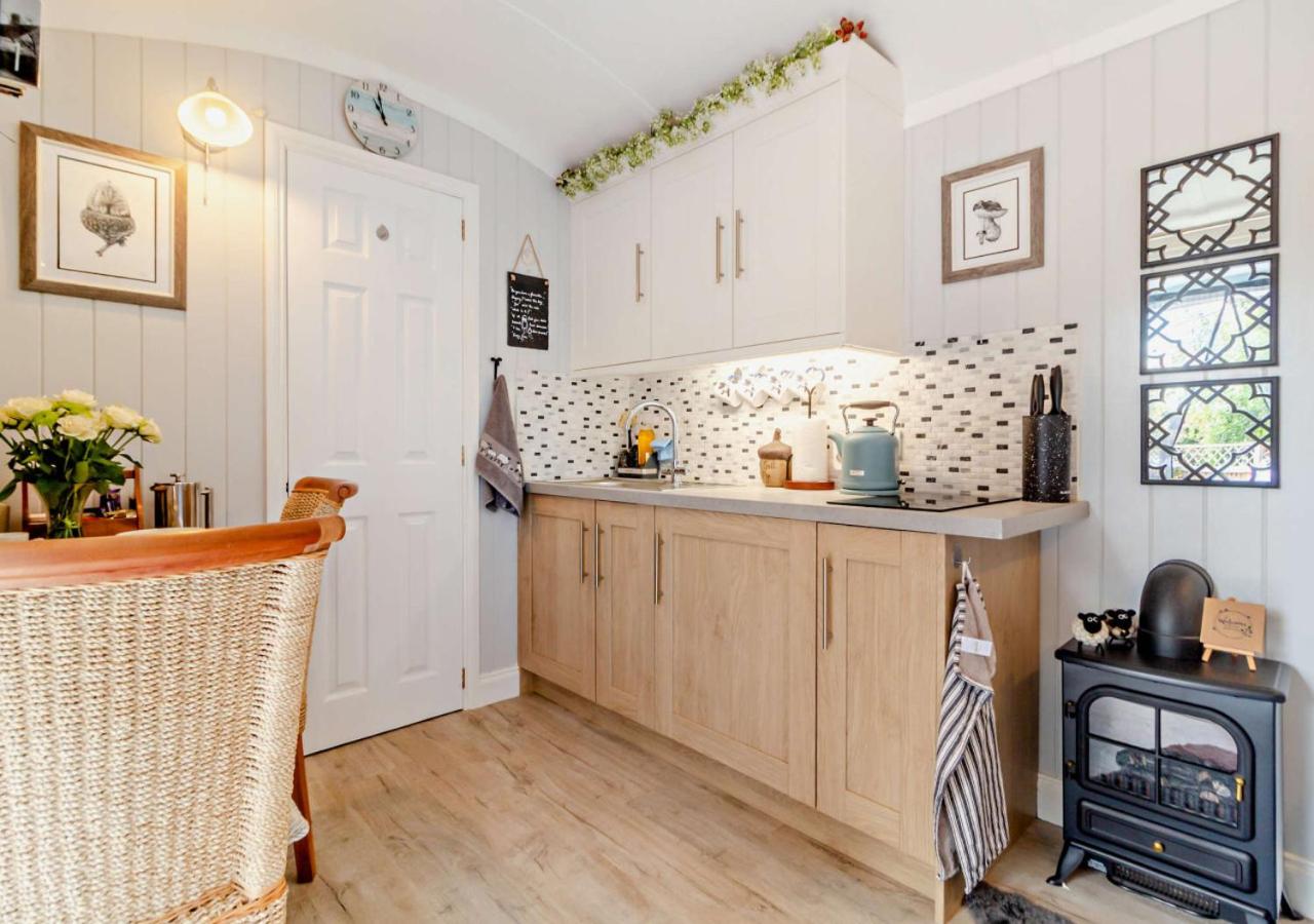 One-Bedroom House photo 3
